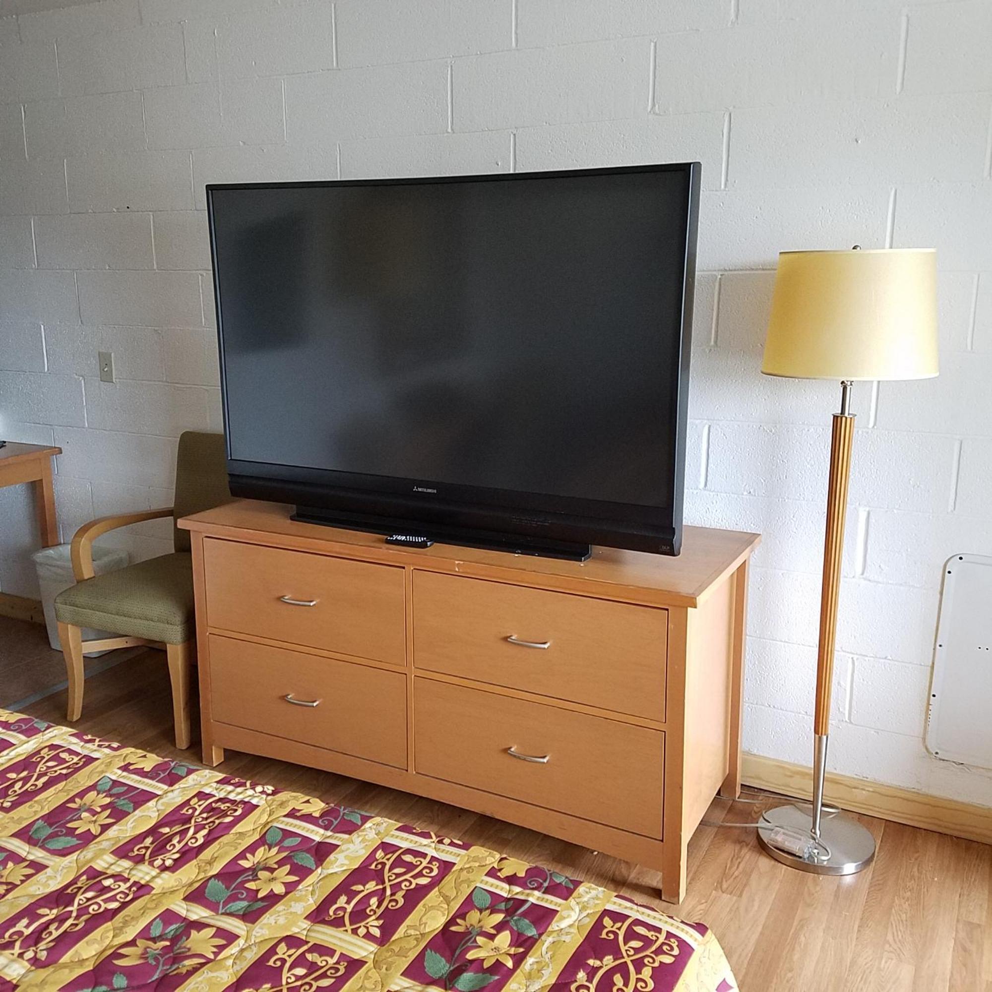 Queen Room Two Queen Beds Non-Smoking & Non-Pet Friendly