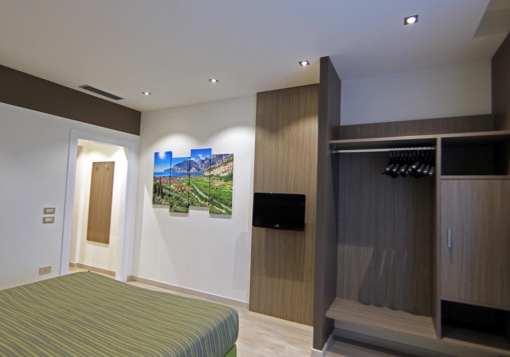 Standard Double or Twin Room Garden View