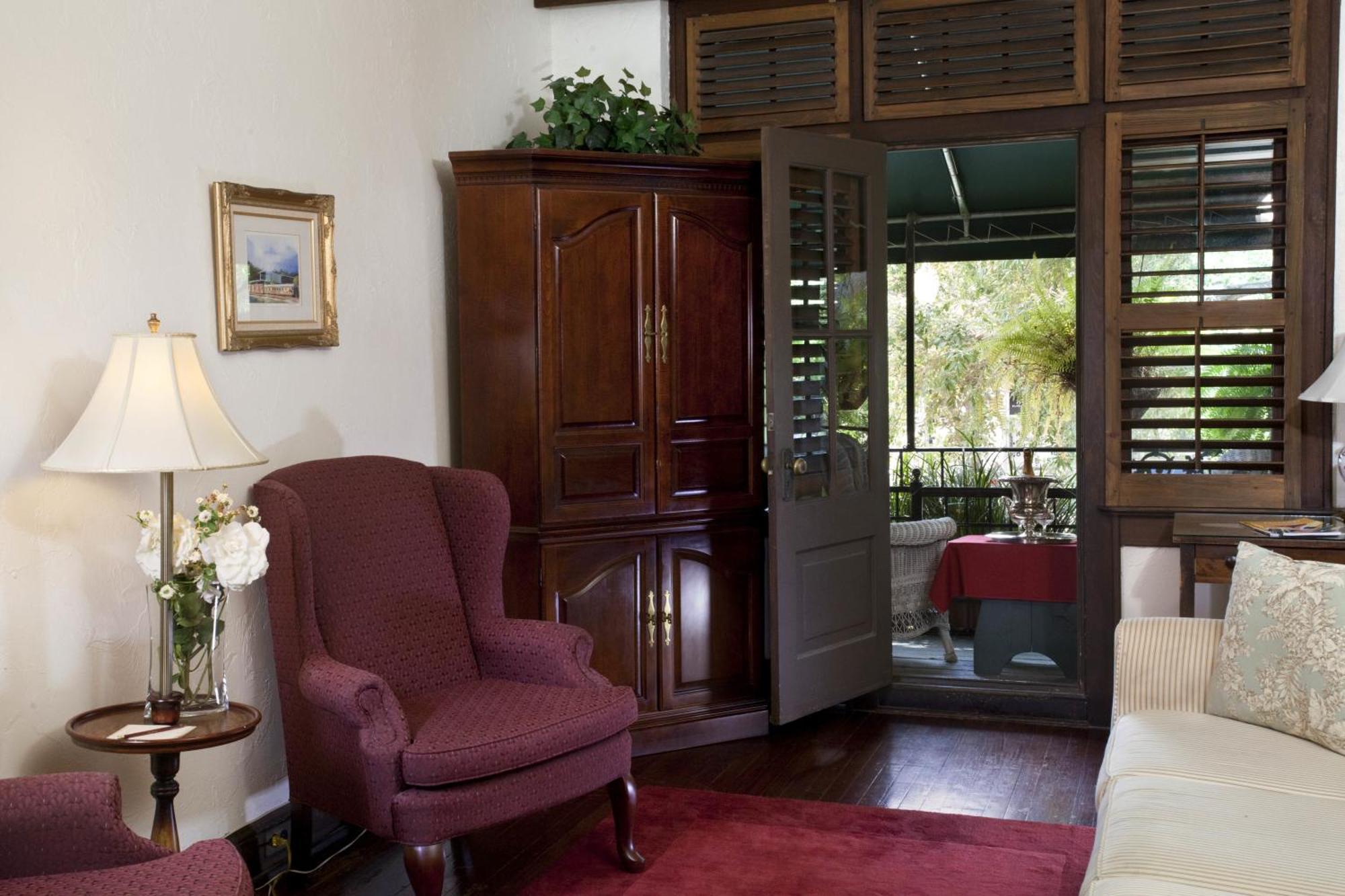 King Room Balcony Street view
