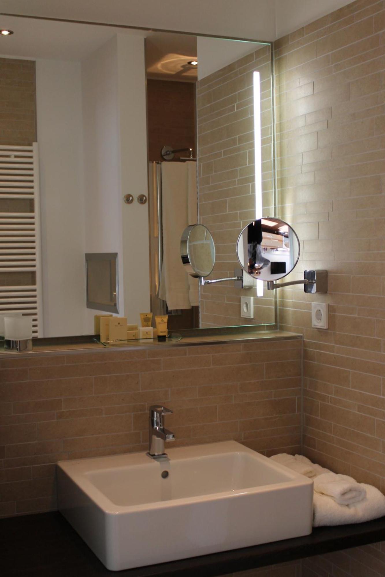 Superior Double Room,893868481:JPEG
