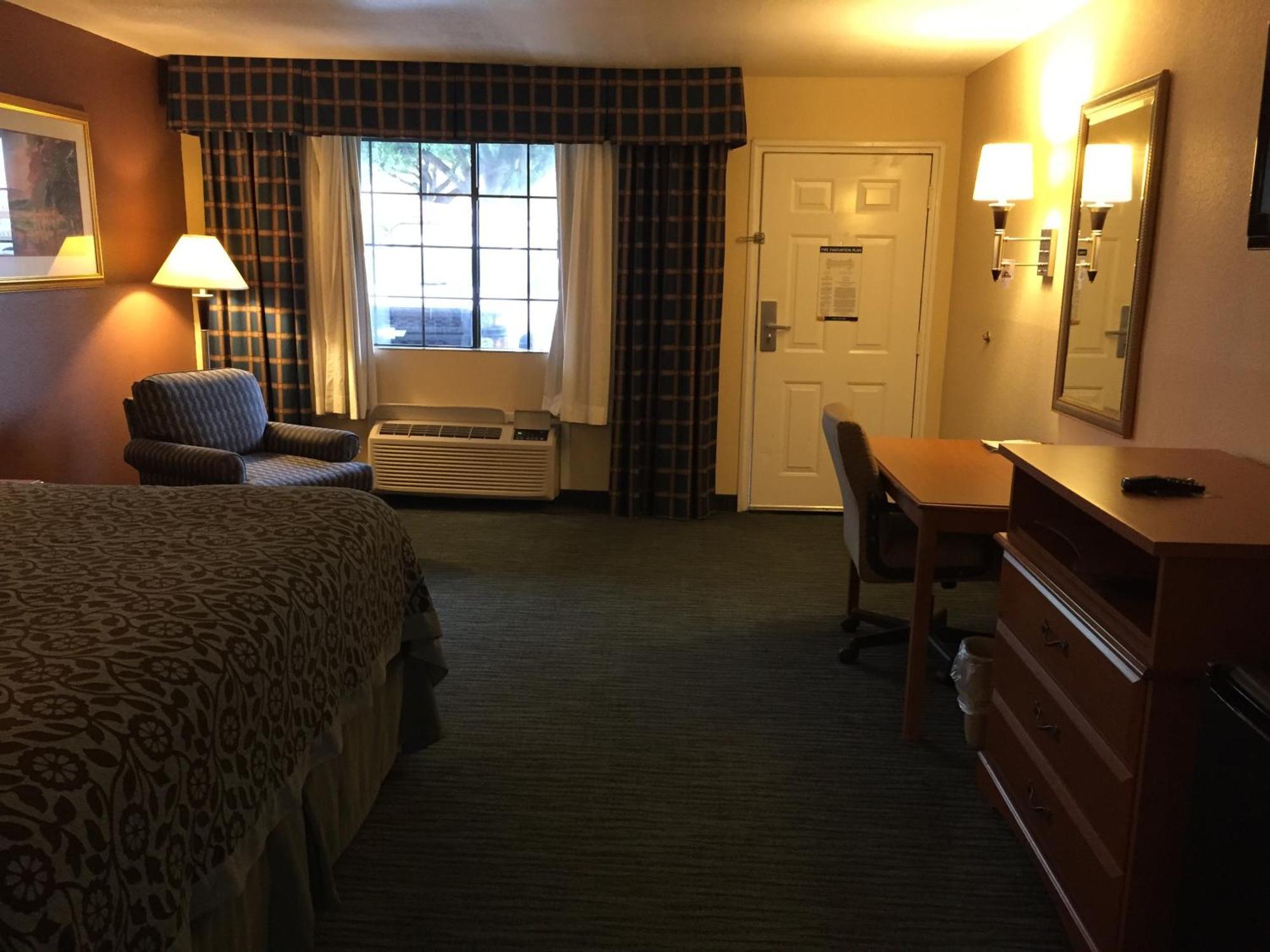 Studio Suite Two Queen Beds Non-Smoking