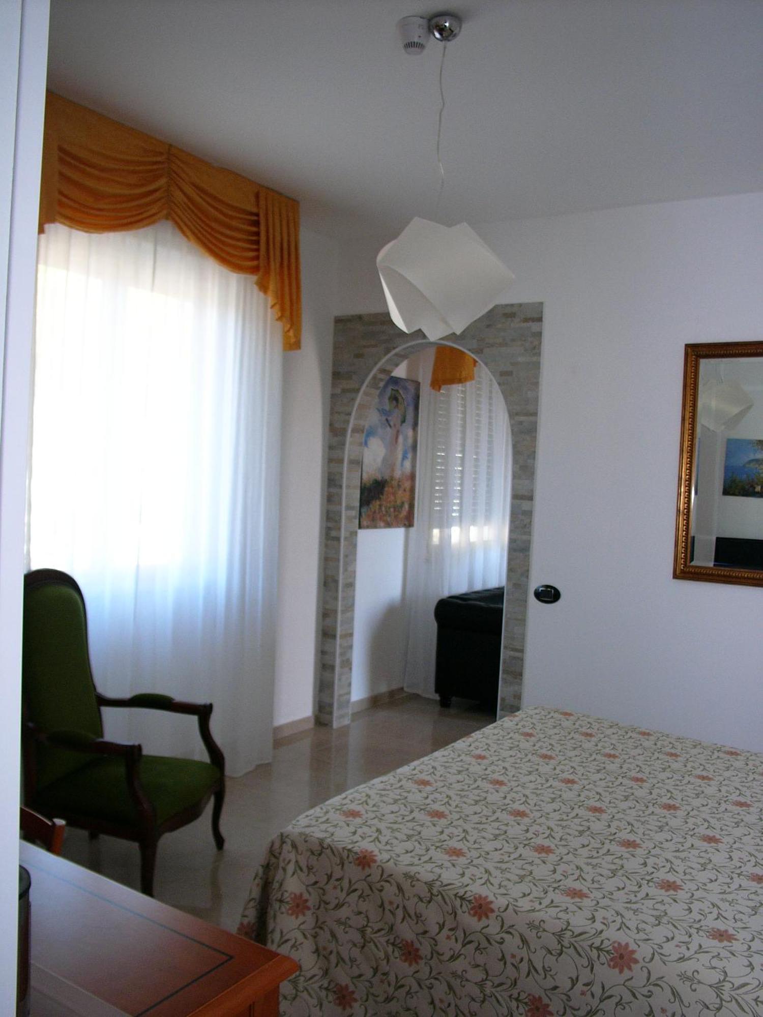 Double or Twin Room Sea View