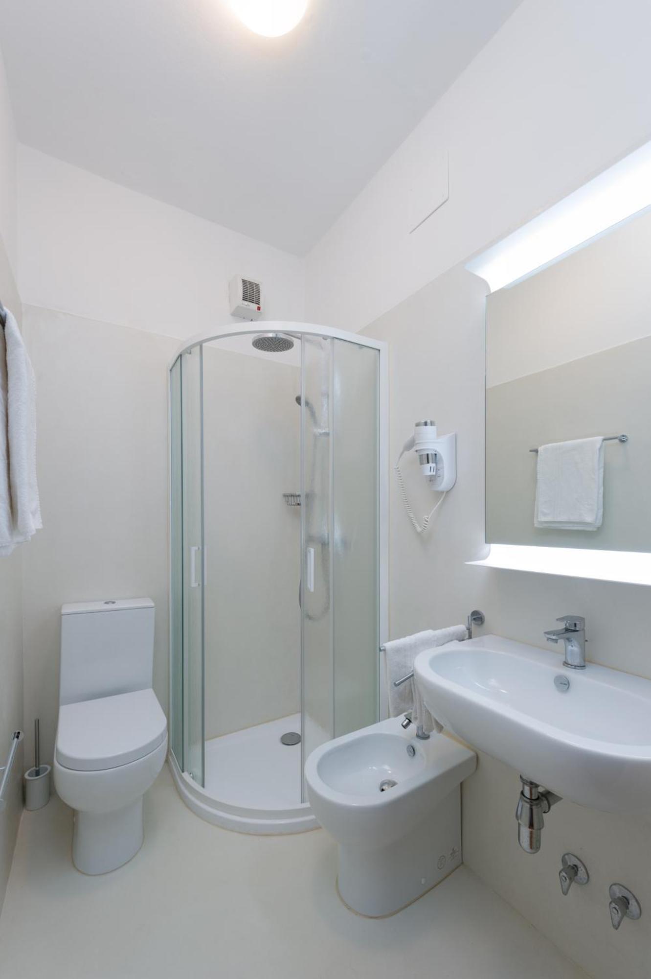 Triple Room,1649013899:JPEG