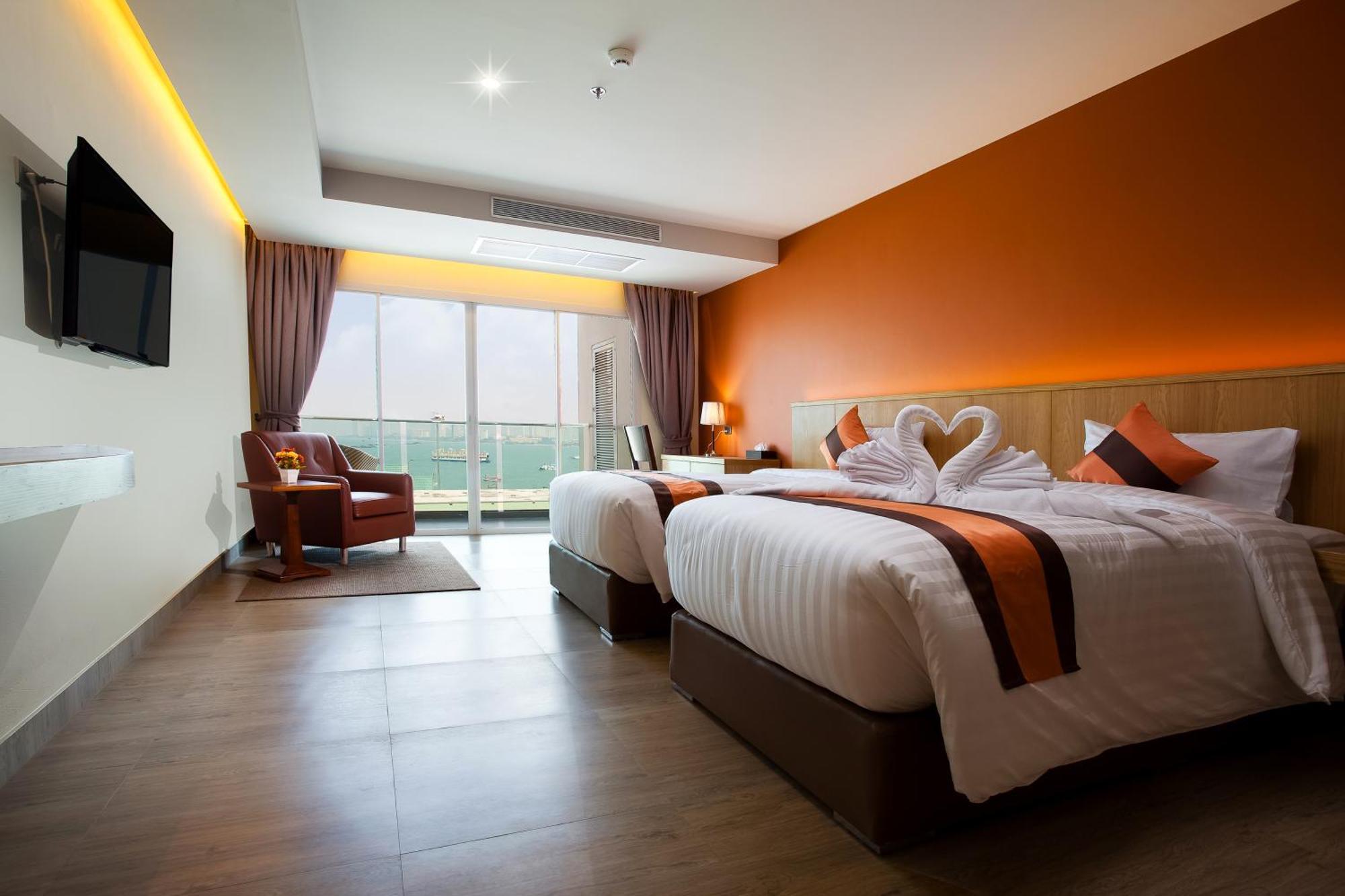 Deluxe Ocean Room