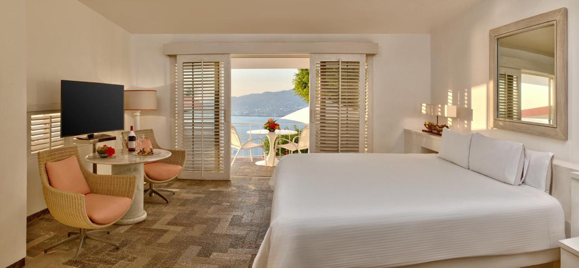 Casita Shared Pool King Bed,1546941121:JPEG