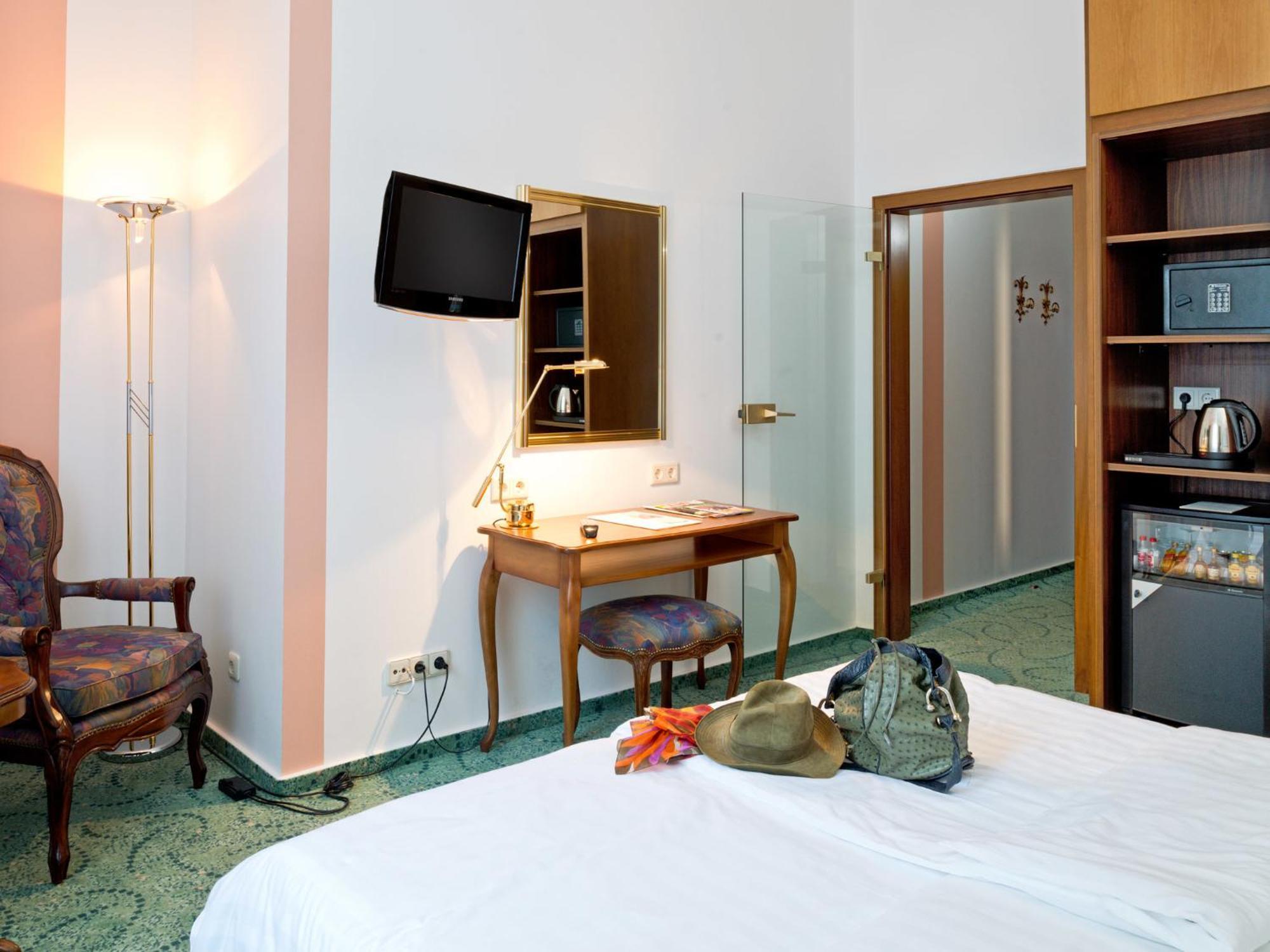 Standard Double Room,1228303670:JPEG