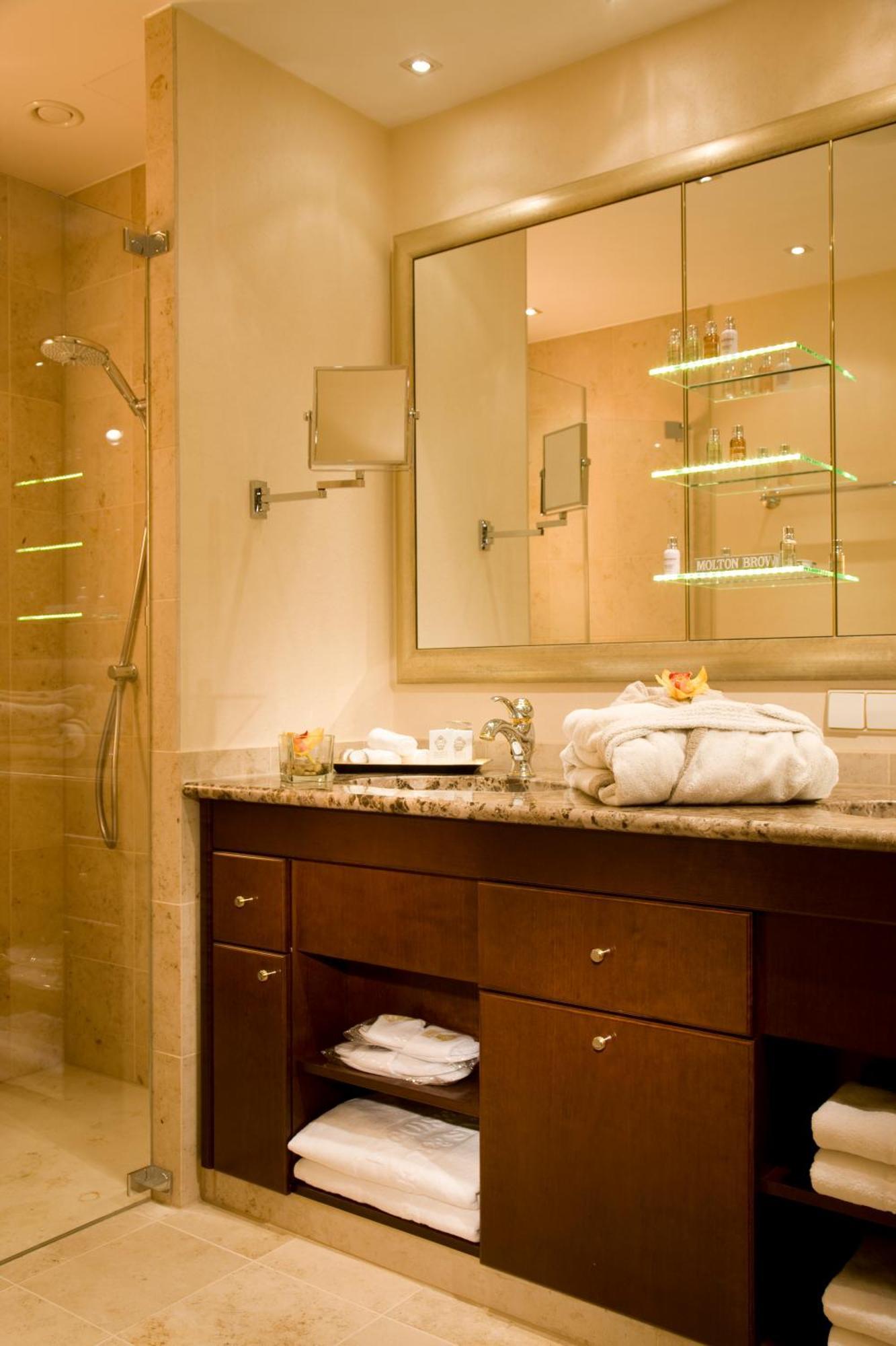 Two-Bedroom Suite,1630864815:JPEG