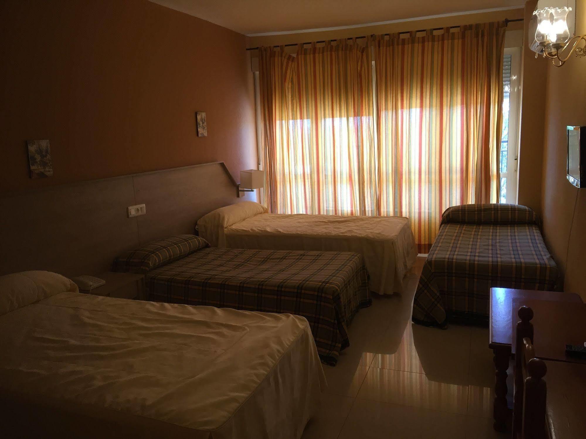 Quadruple Room,698912391:JPEG