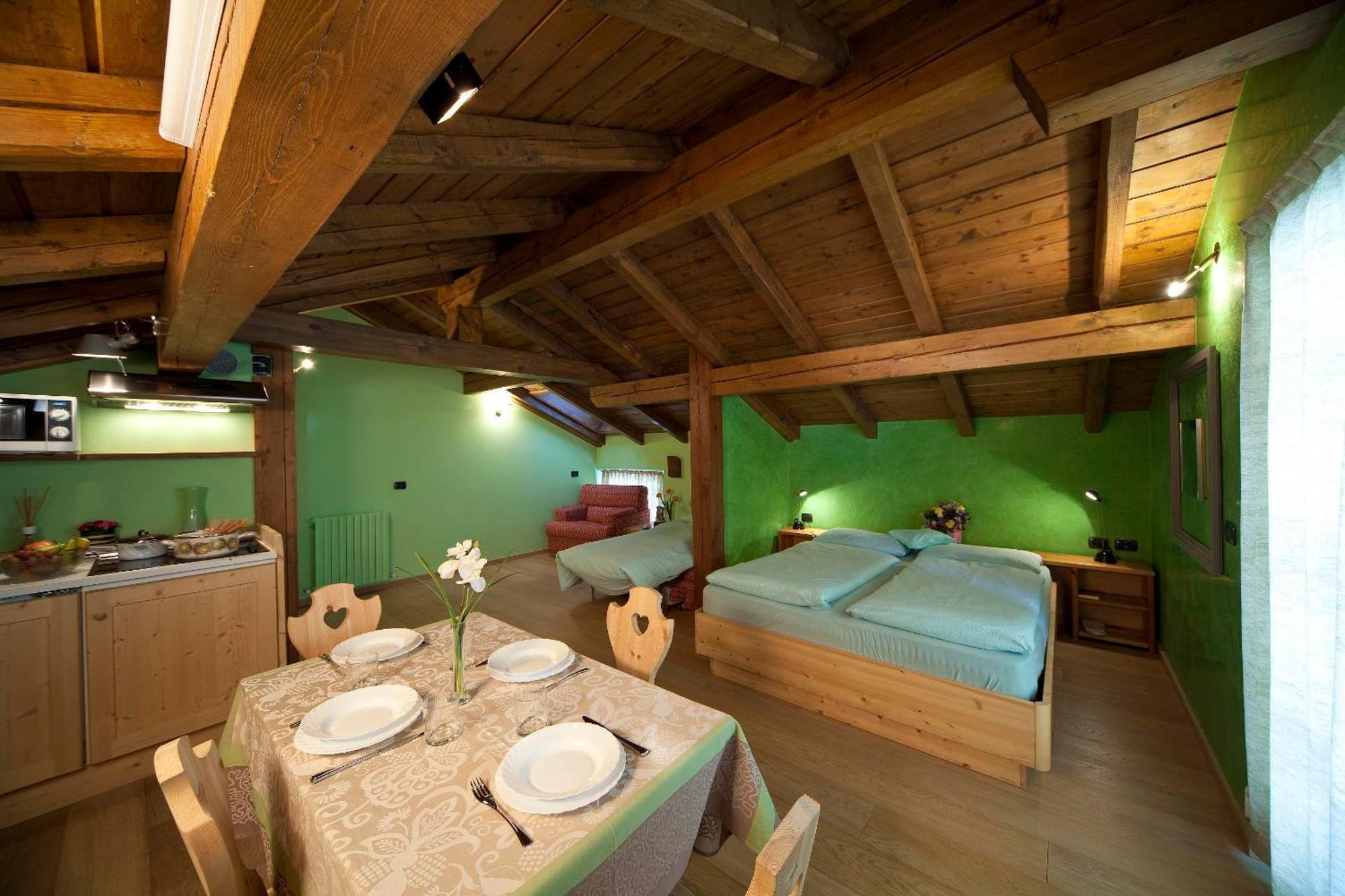 Suite Attic,112794252:JPEG