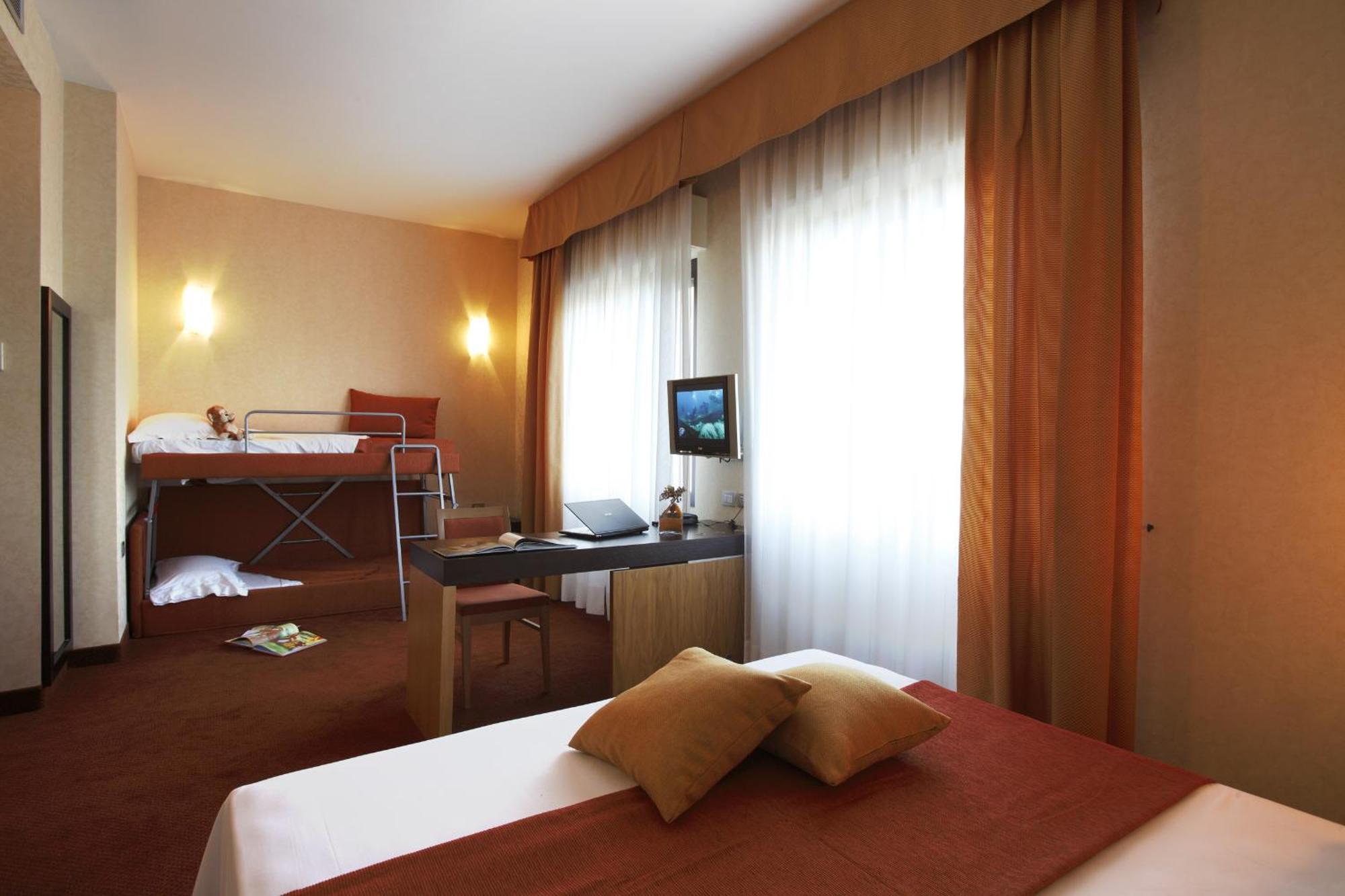 Quadruple Room,66094189:JPEG