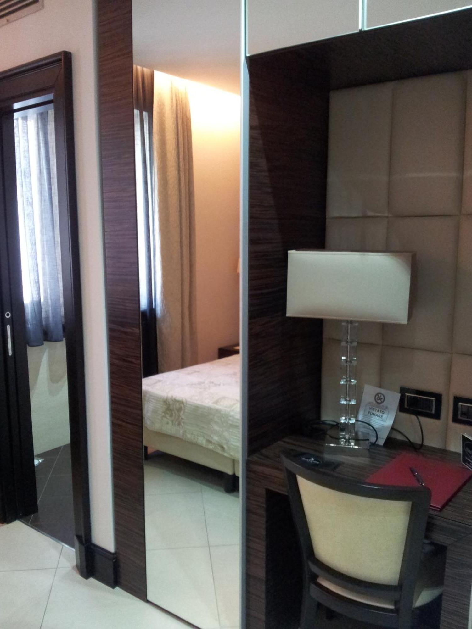 Double or Twin Room Sea View