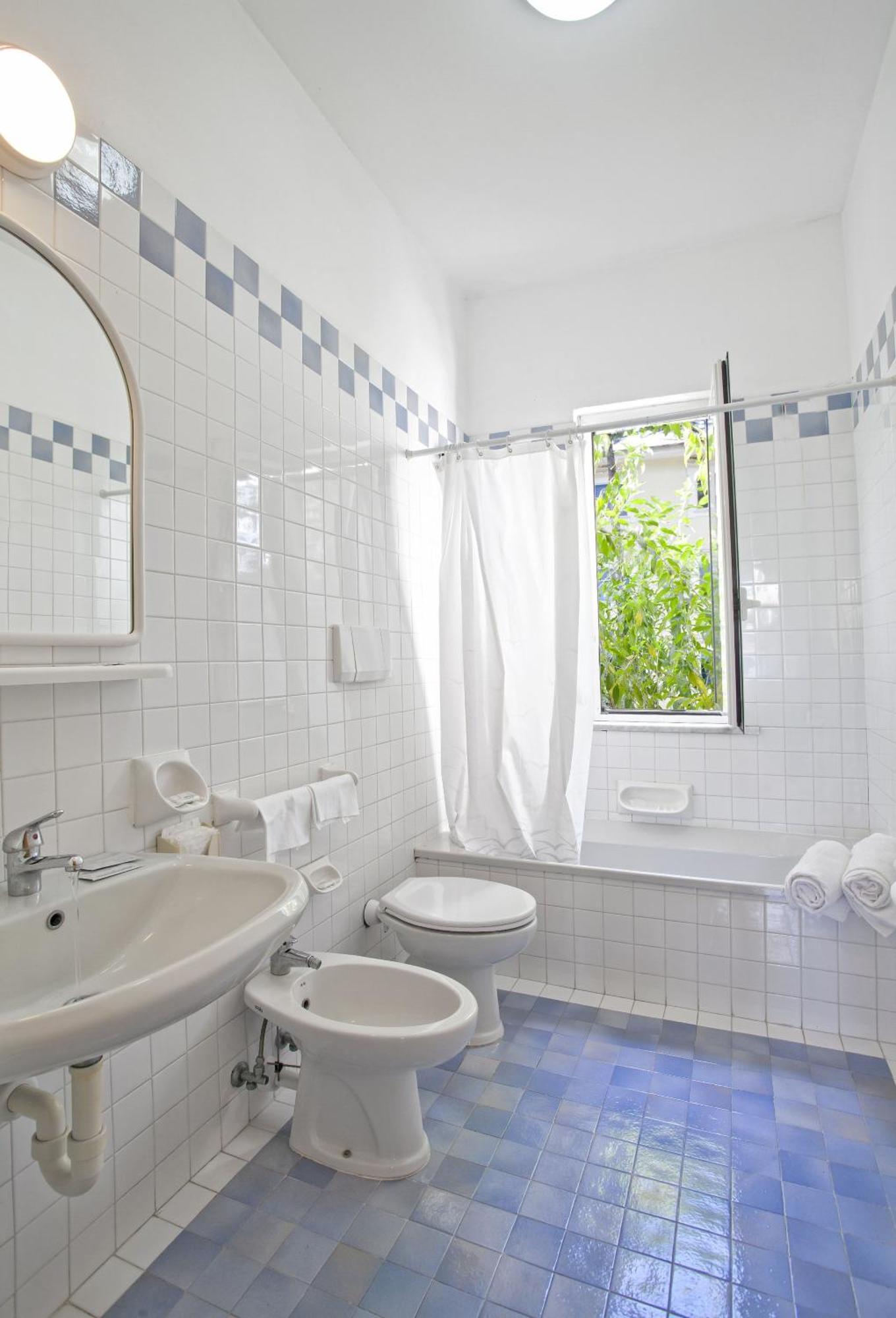 Double or Twin Room Garden View,1279718113:JPEG