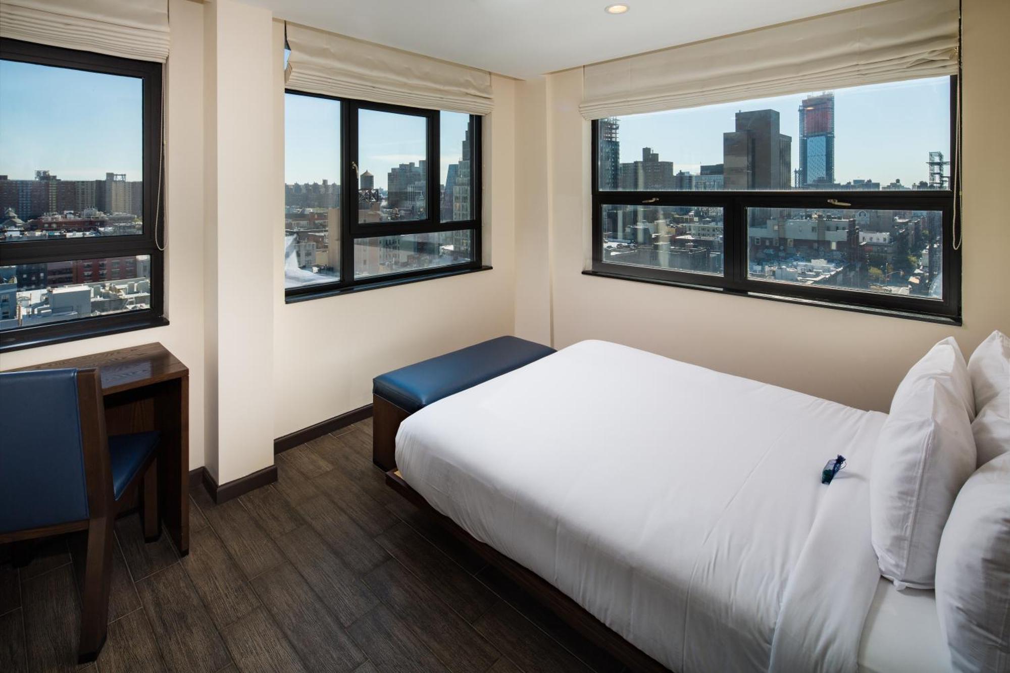 Premier Queen City View
