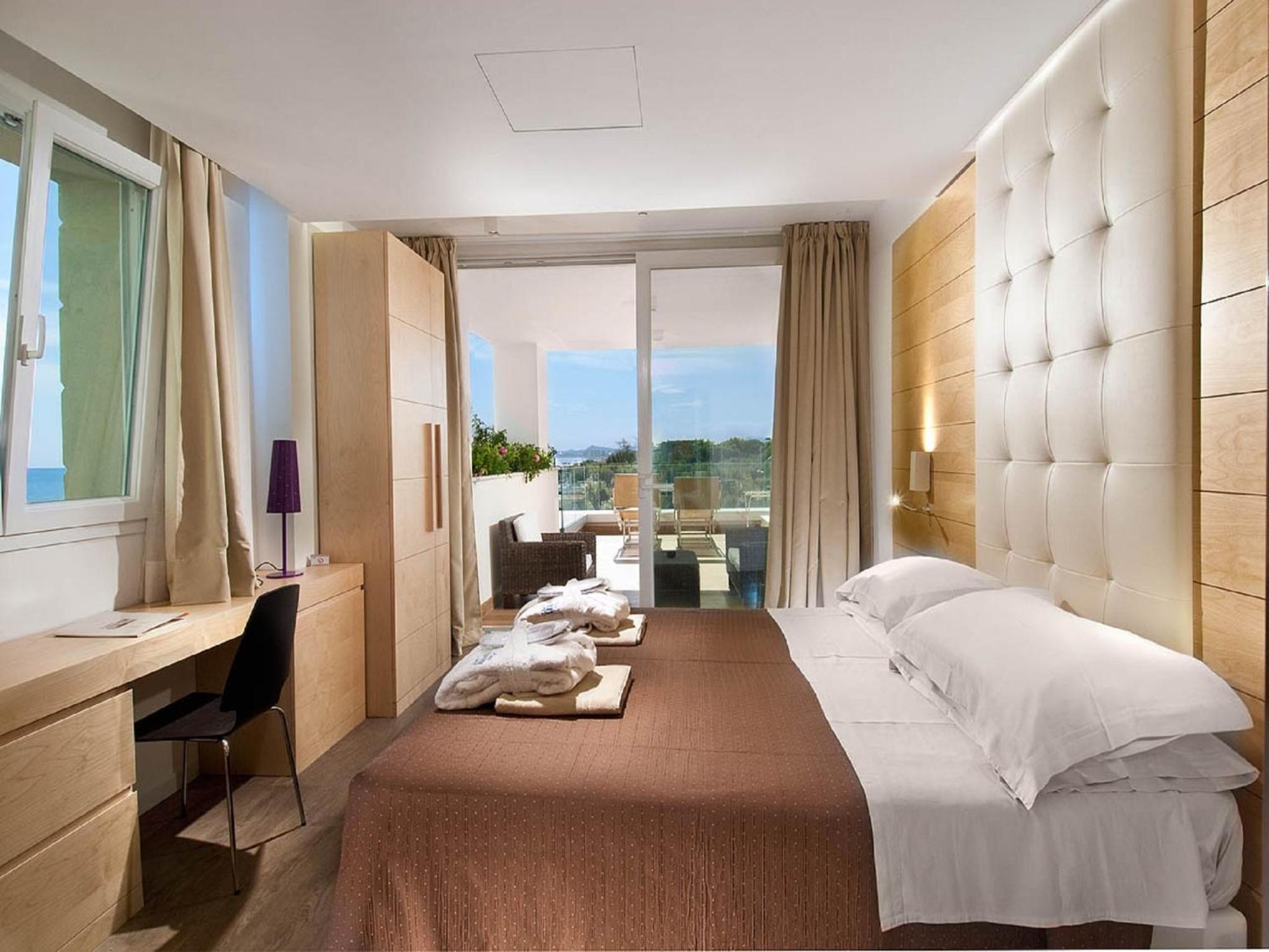 Executive Suite,31805174:JPEG