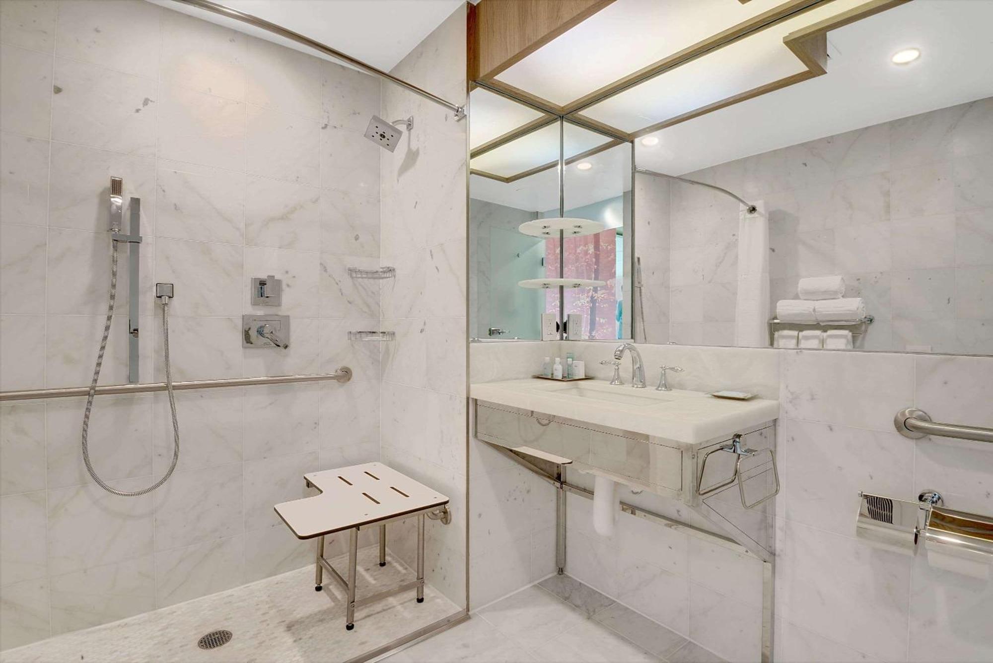 Deluxe King Room Roll Shower Mobility or Hearing Accessible Non-Smoking