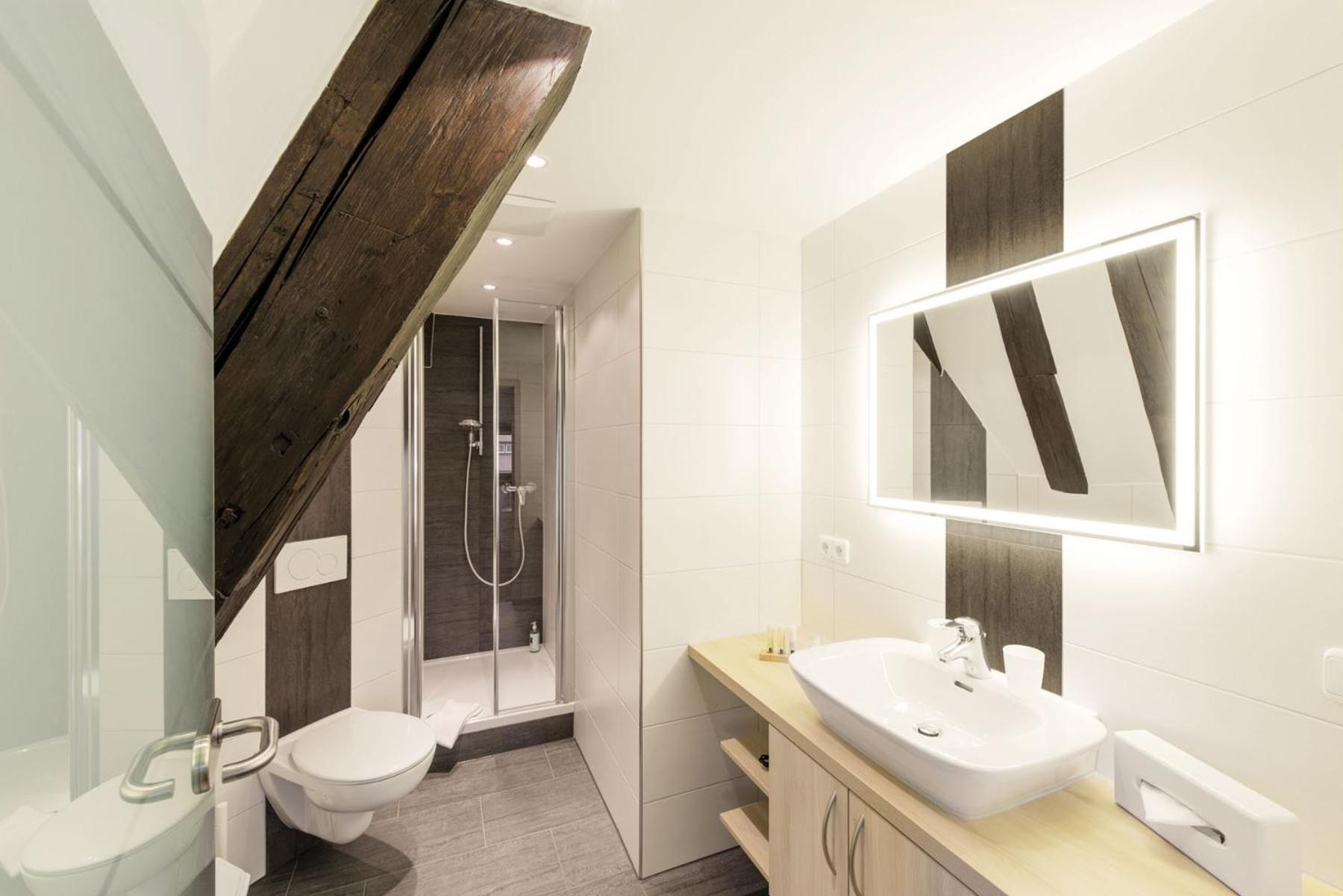 Small Double Room,699744898:JPEG