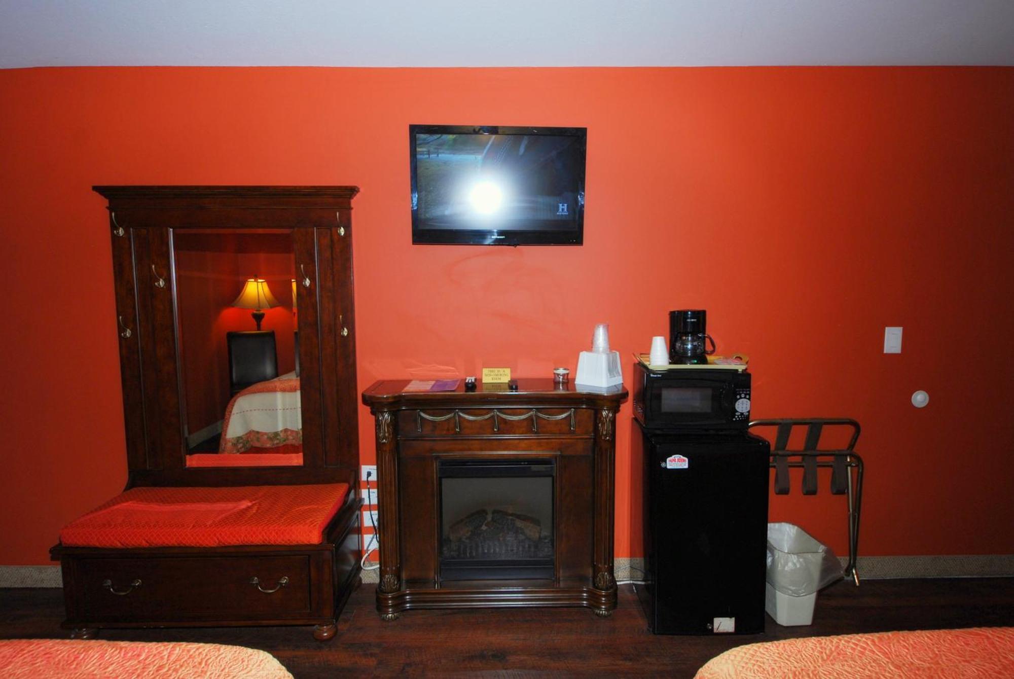 Queen Room Two Queen Beds Balcony