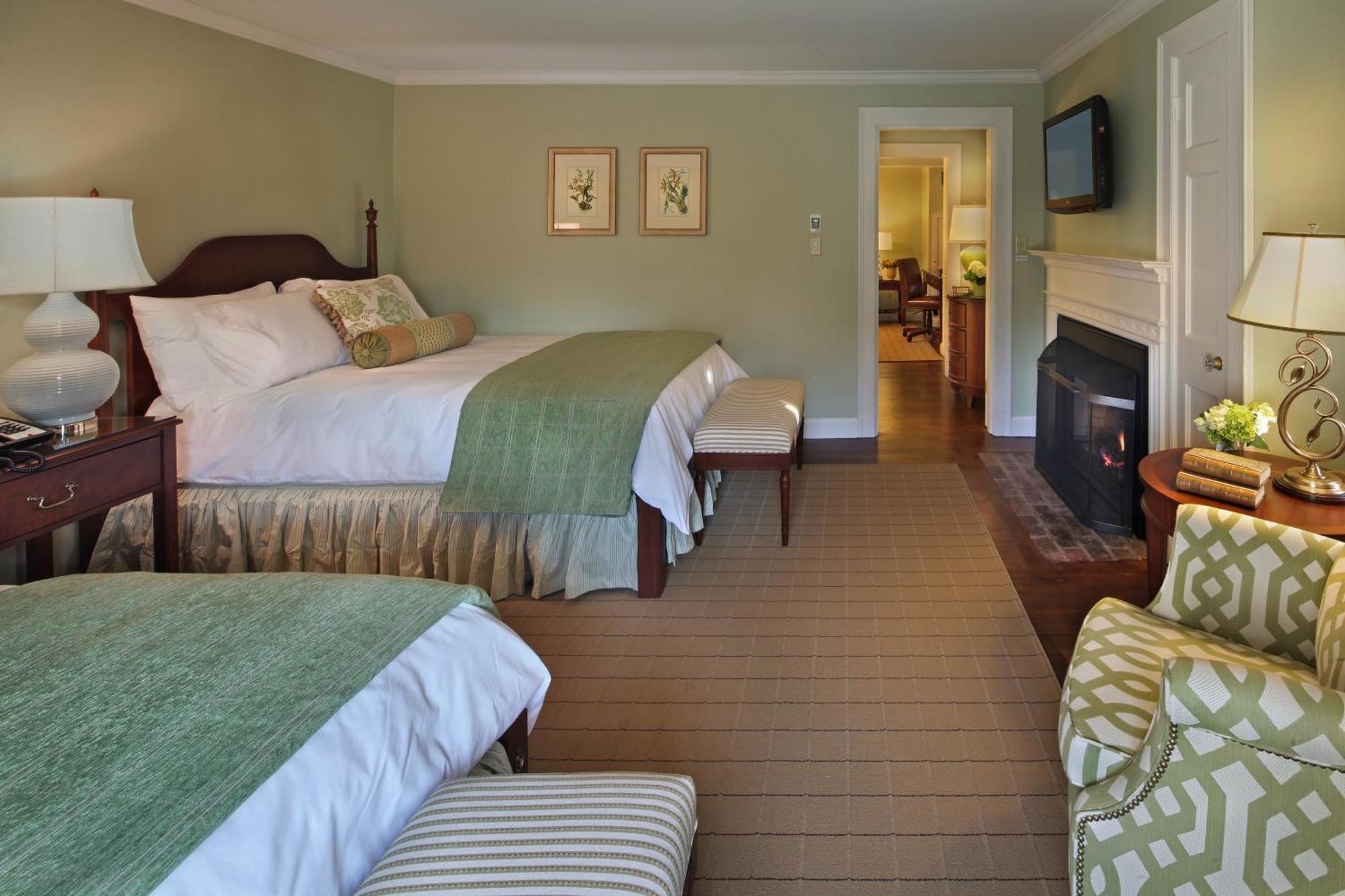 Standard Double Suite