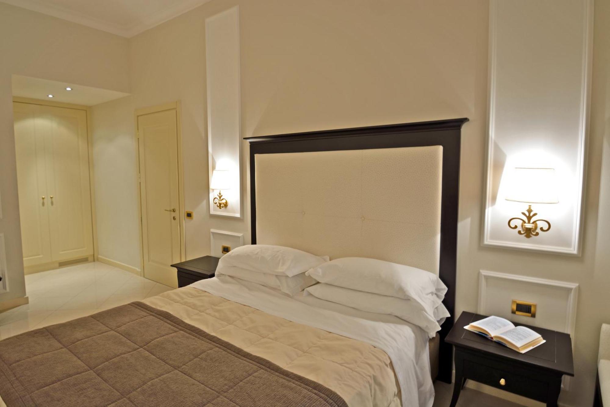 Deluxe Double or Twin Room City View