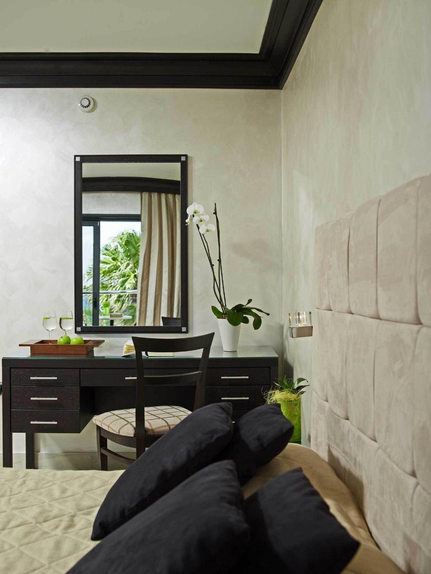 Single Room with Land View,967727701:JPEG