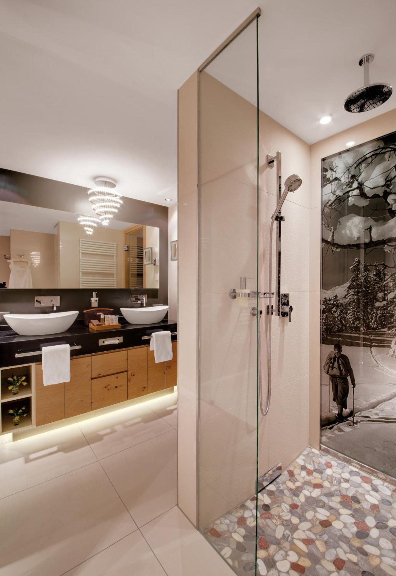 Small Suite South