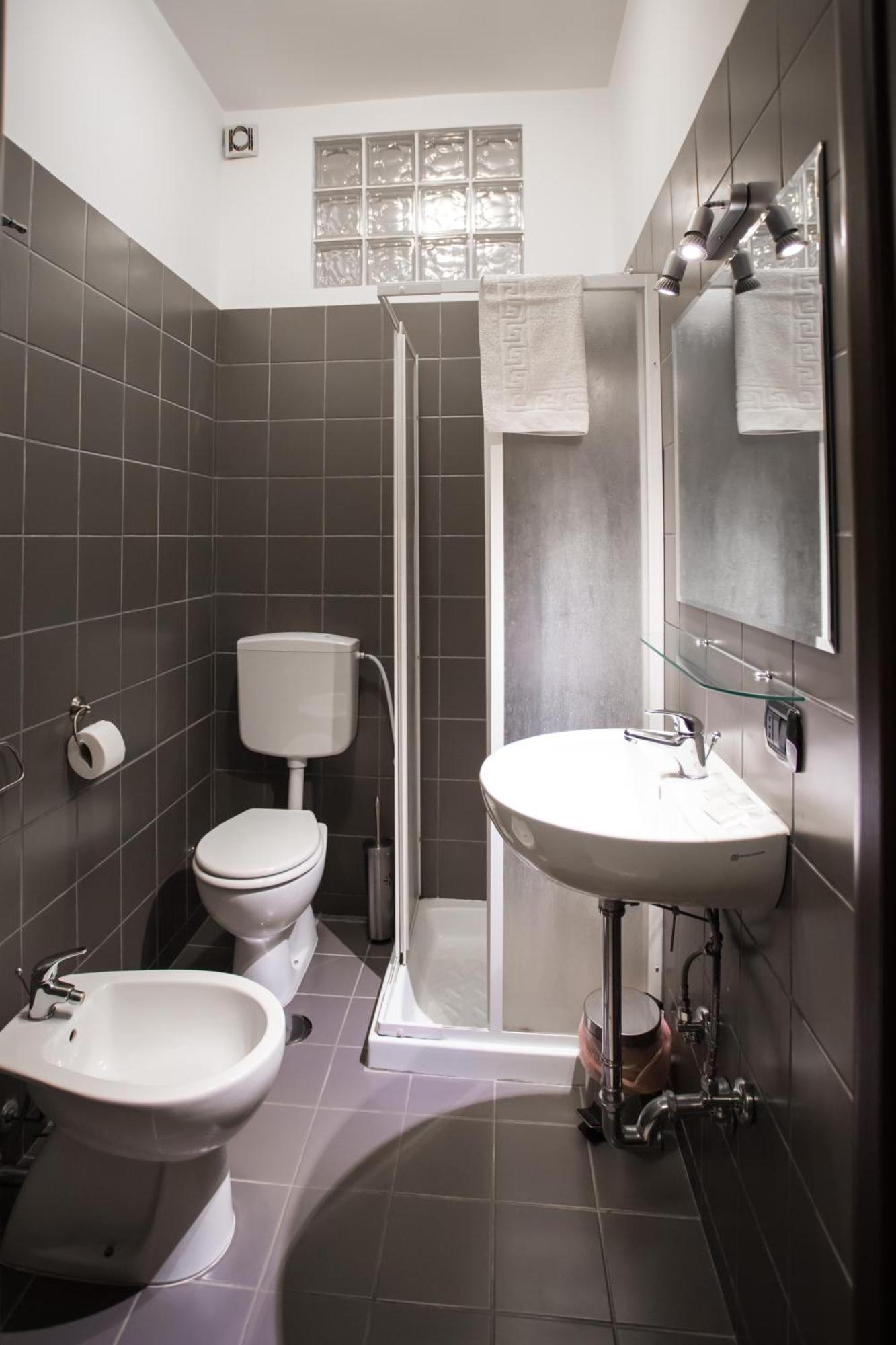 Twin Room Private External Bathroom