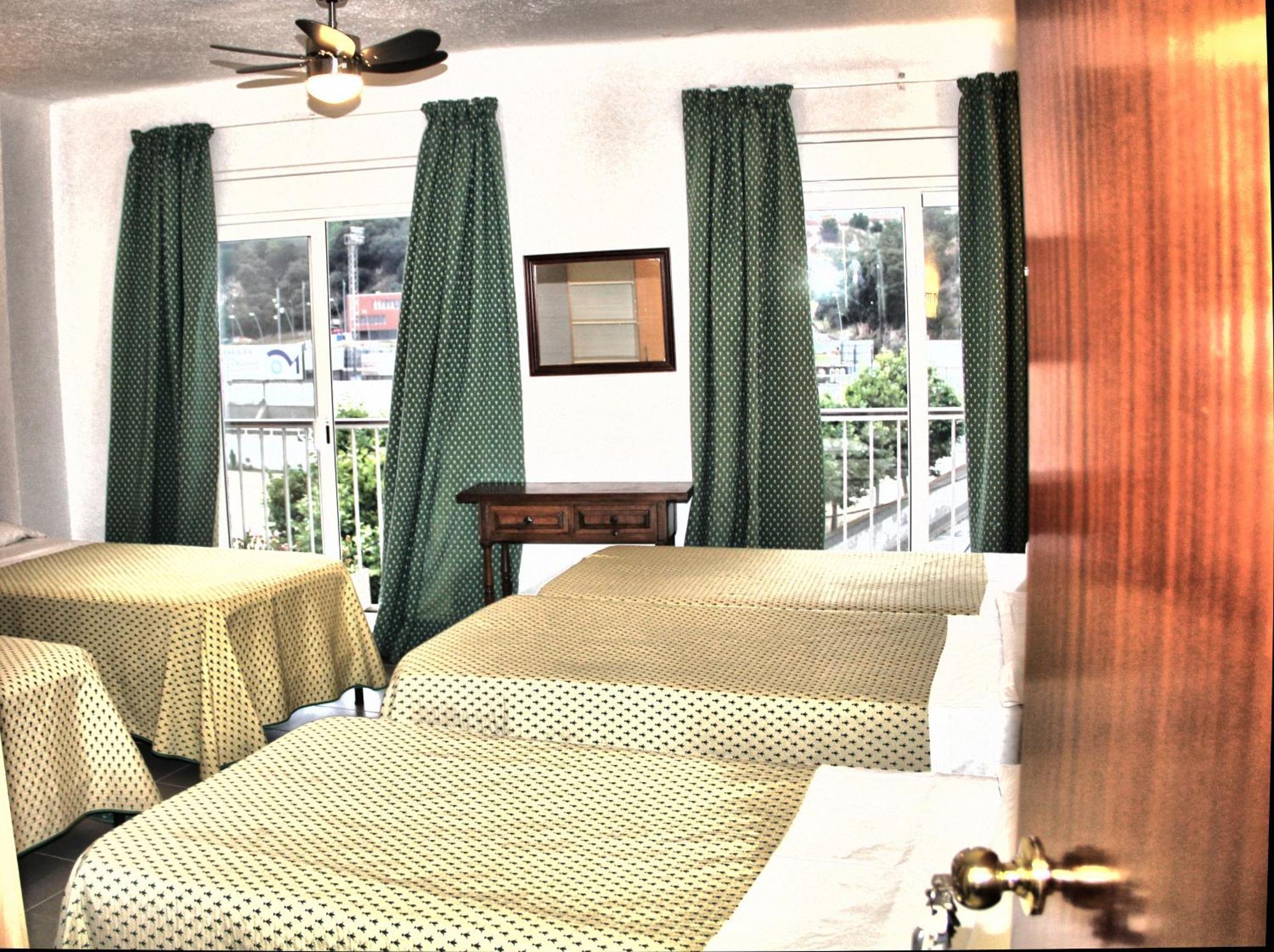 Exterior Quintuple Room,701348422:JPEG