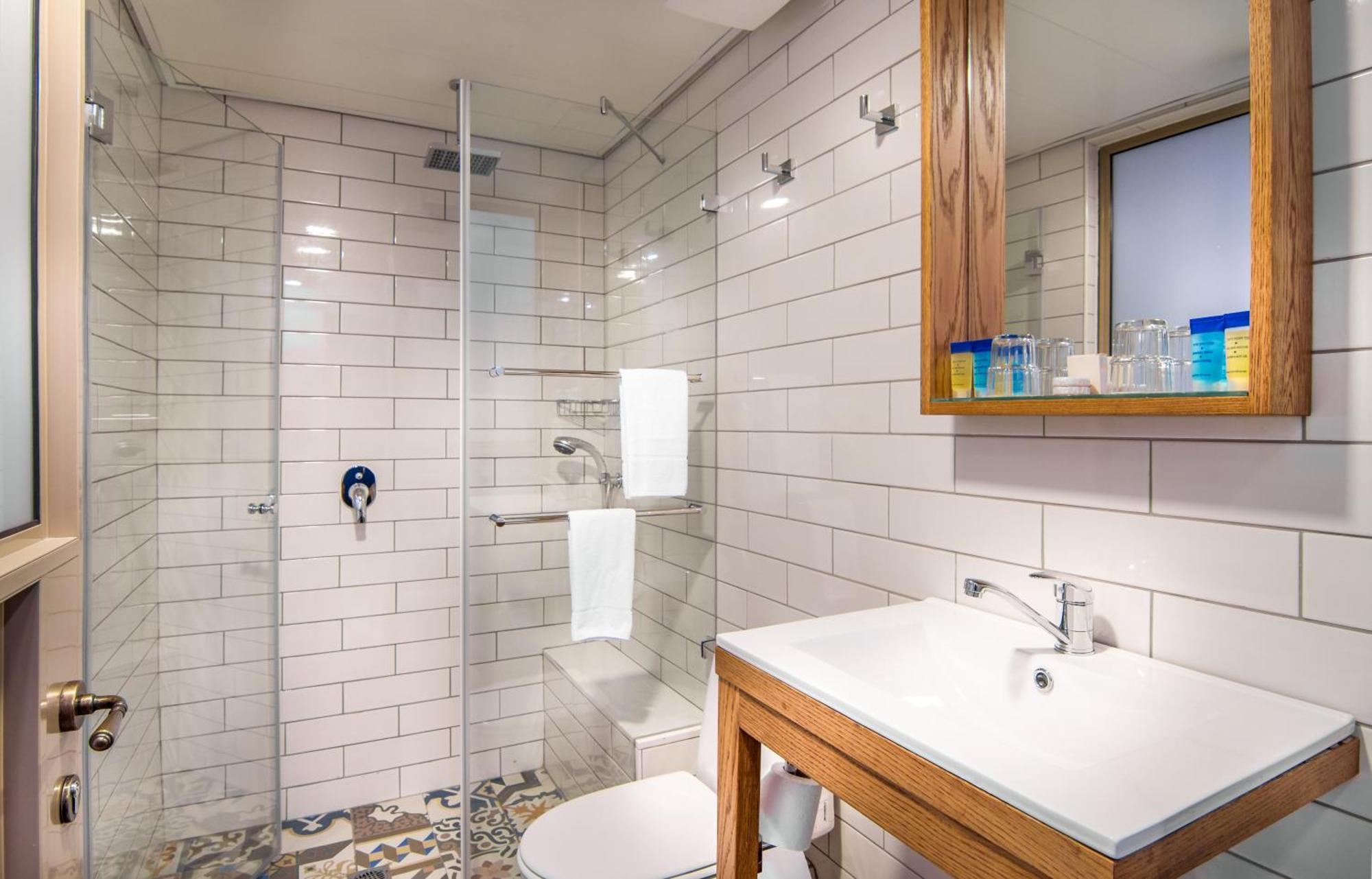 Standard Triple Room,1277878351:JPEG