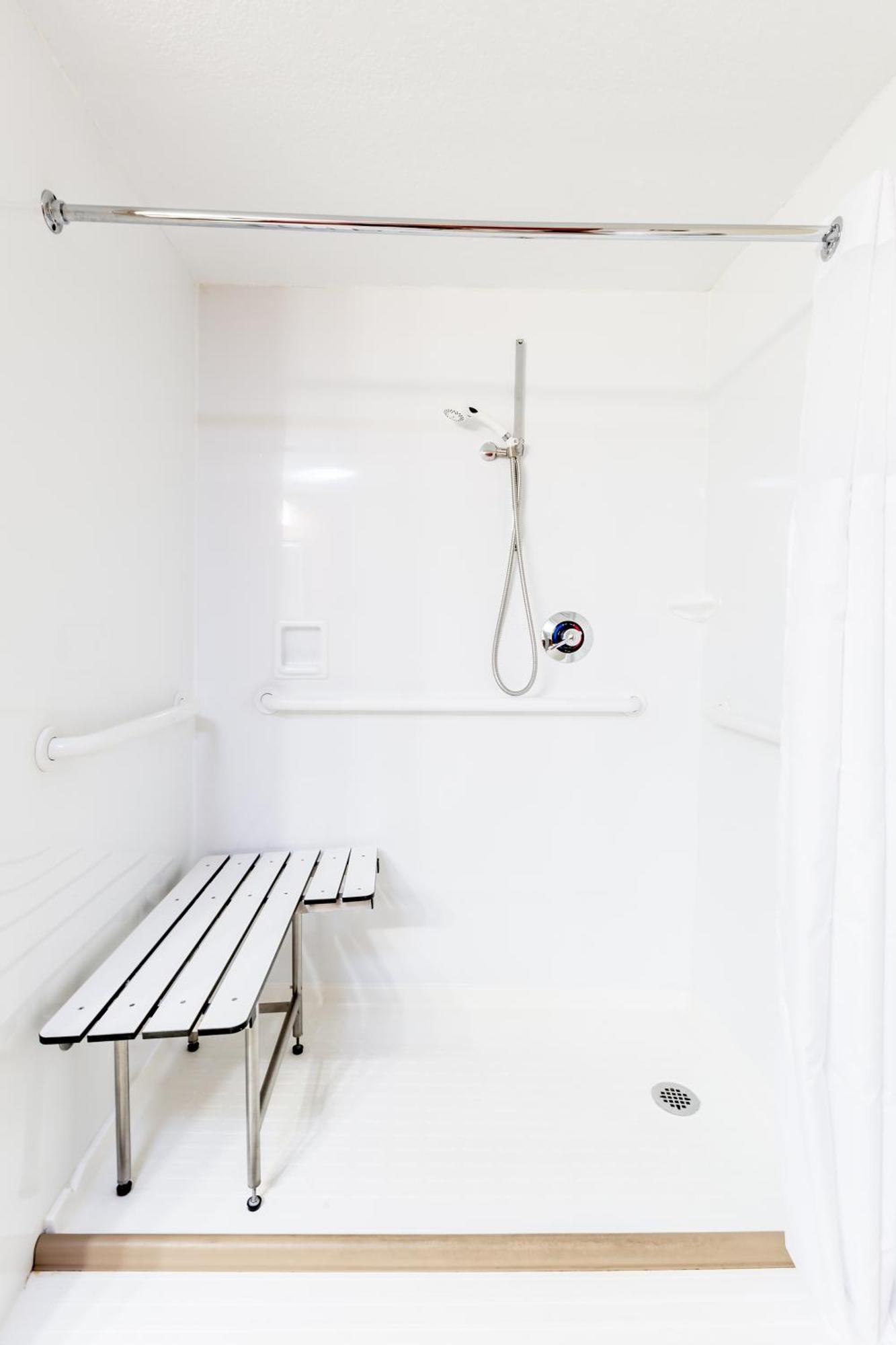 Standard Room 1 King Bed Accessible Roll Shower Non Smoking,1275718051:JPEG
