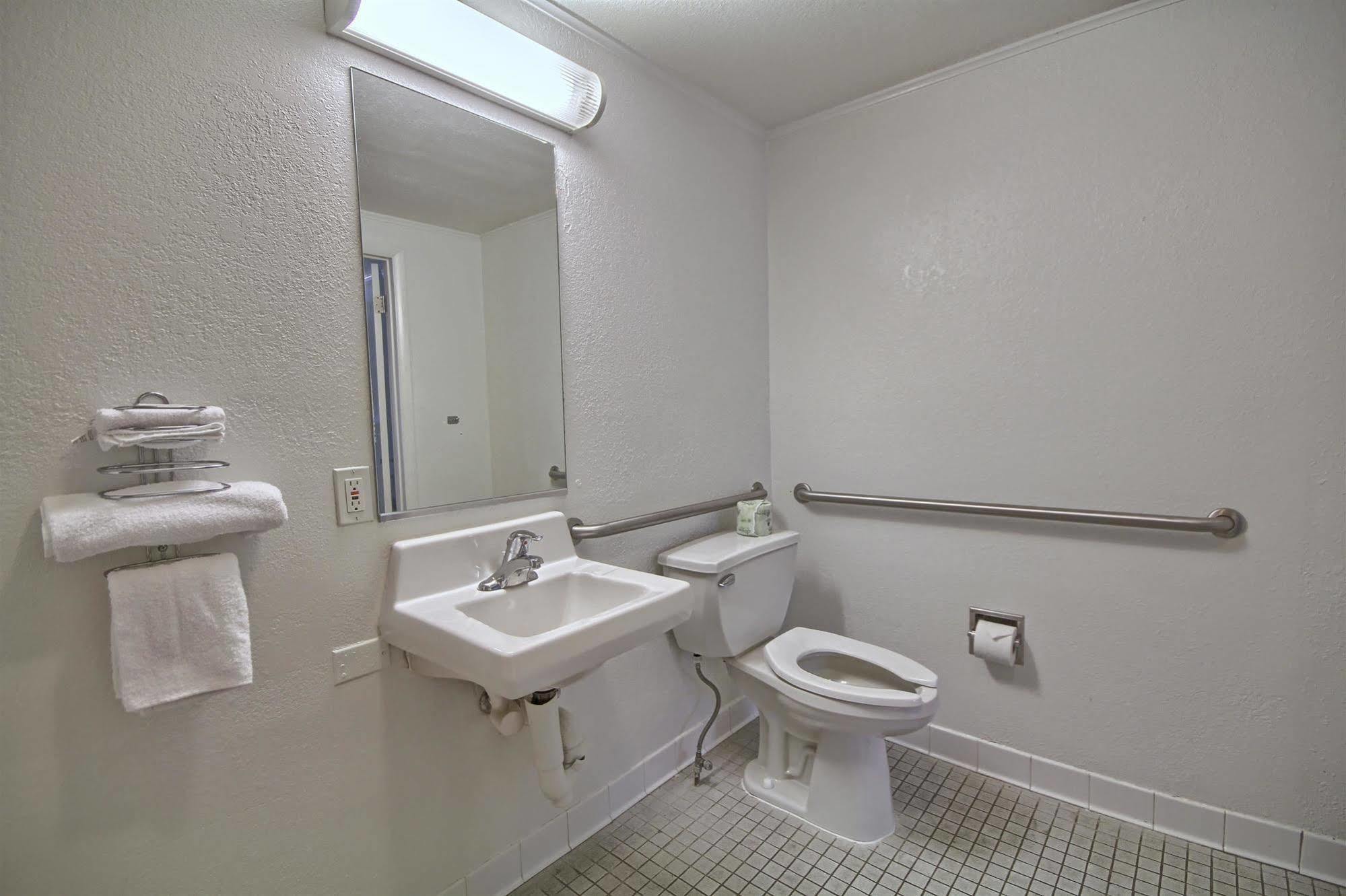 King Room Roll Shower Disability Access