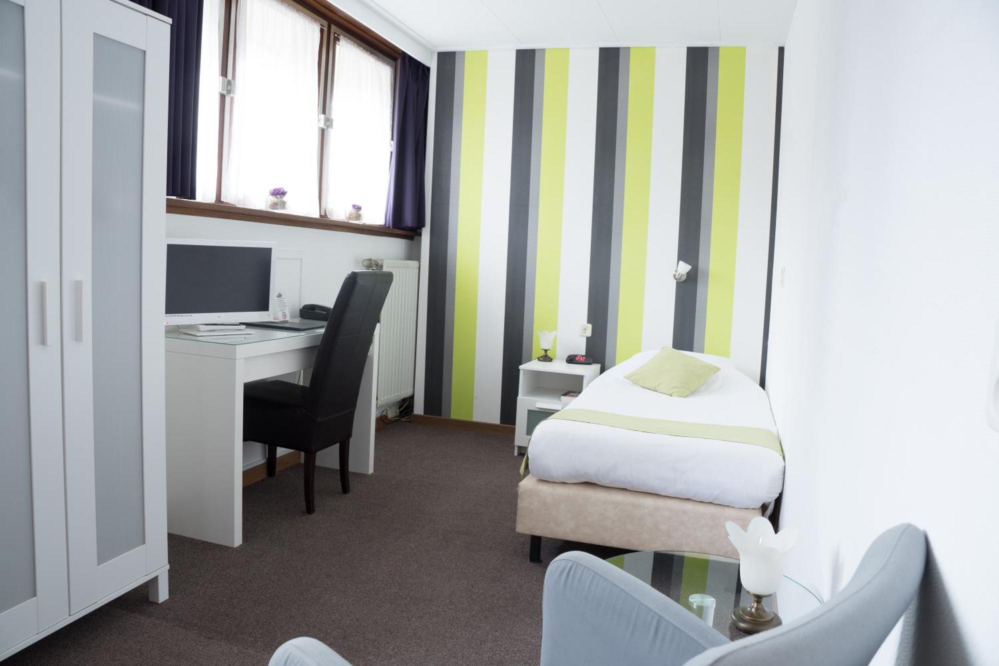 Single Room with Private Bathroom,1593656325:JPEG