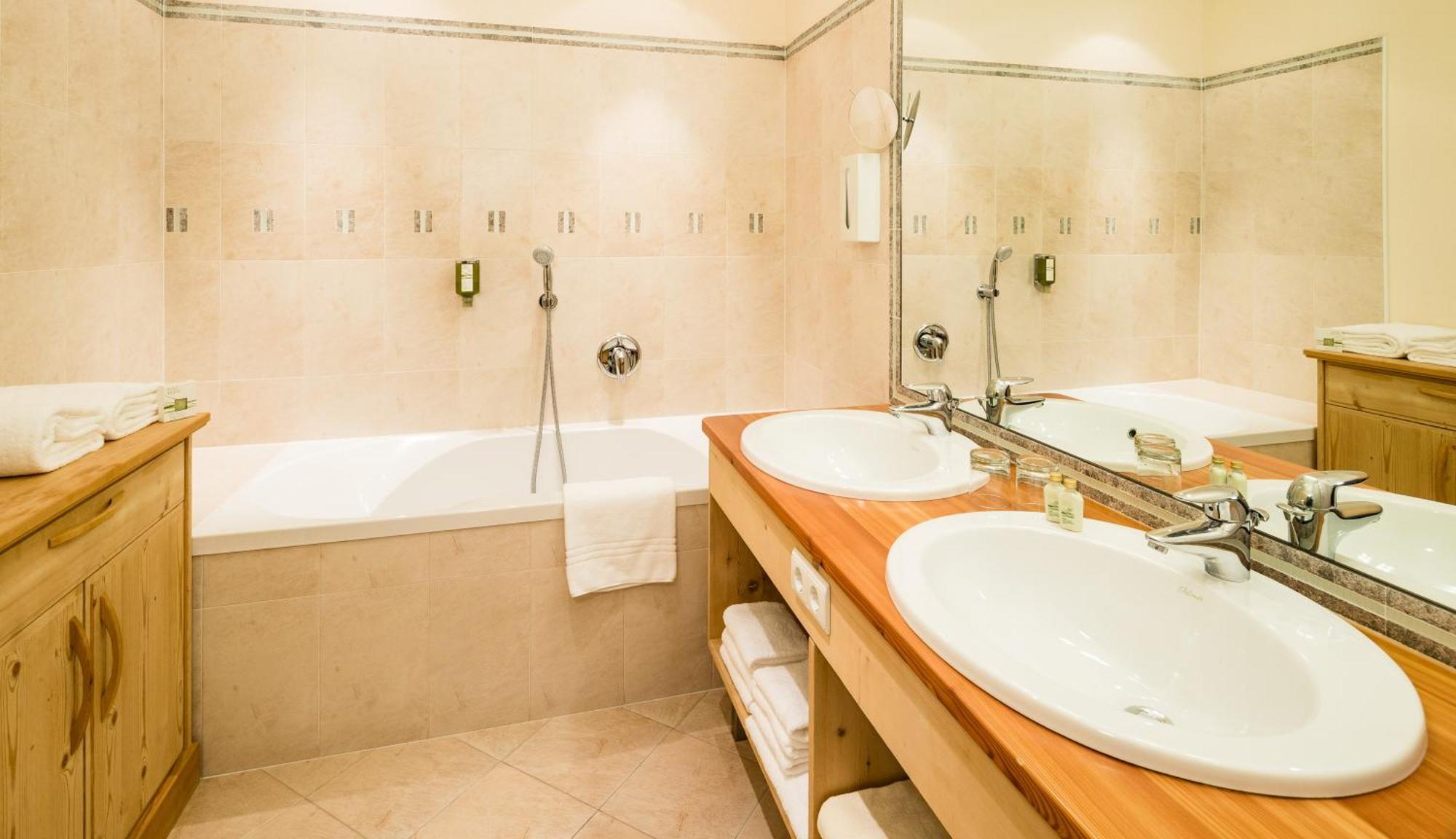Deluxe Suite,1498649989:JPEG