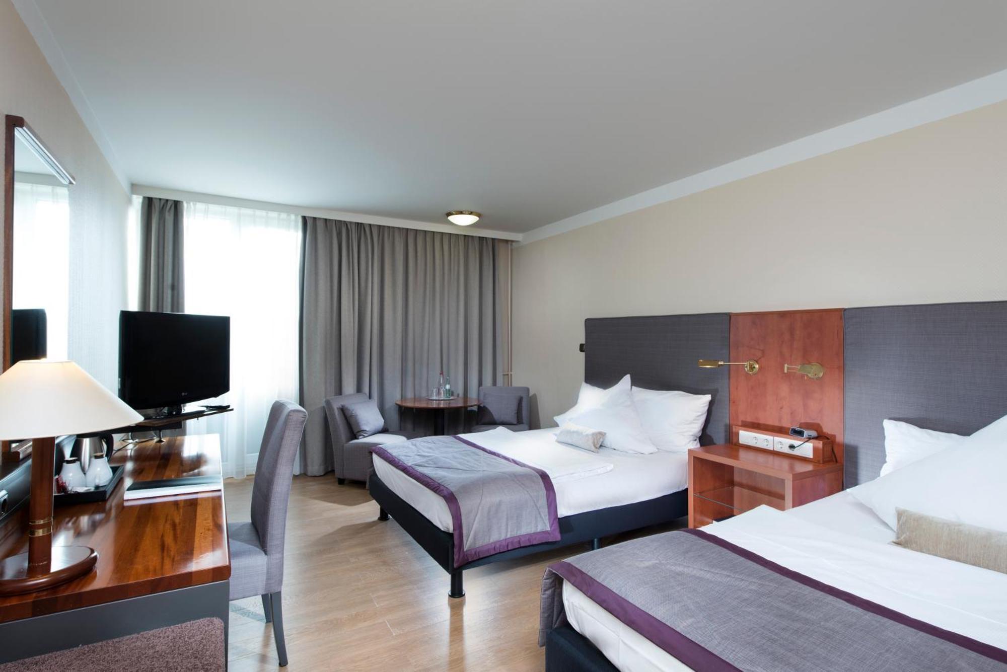 Double Room,702369922:JPEG