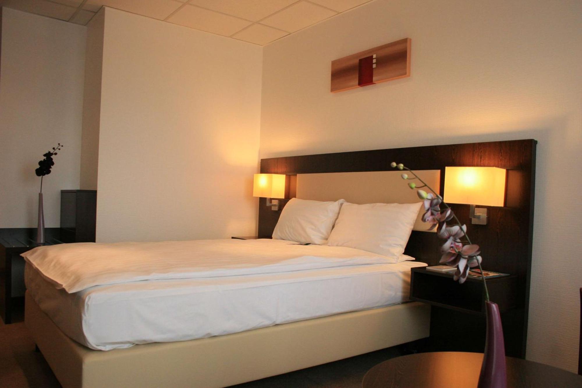 Queen Room Queen Bed