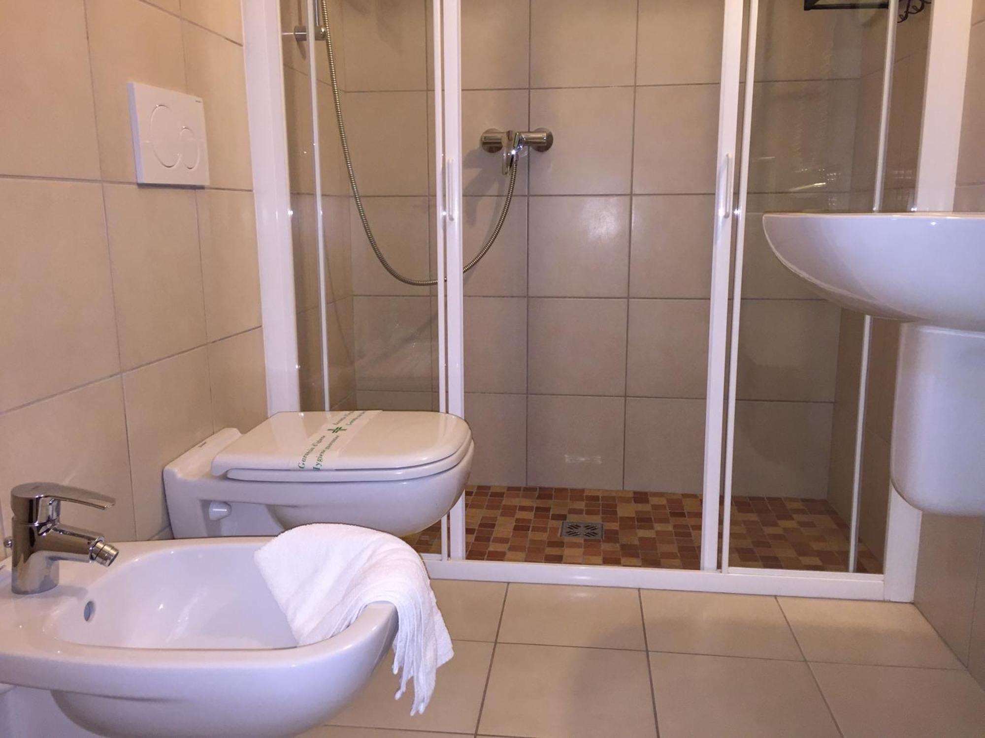 Two-Bedroom Apartment,1252686433:JPEG
