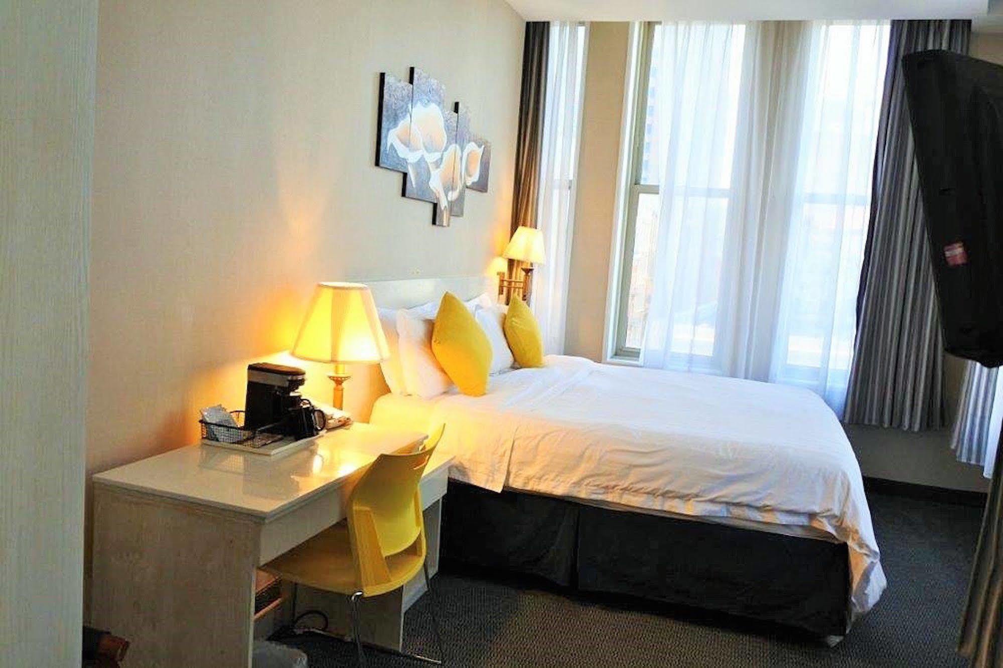 Deluxe King Room