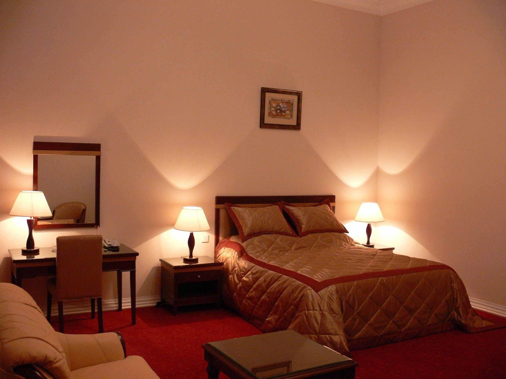 Standard Suite,13459391:JPEG