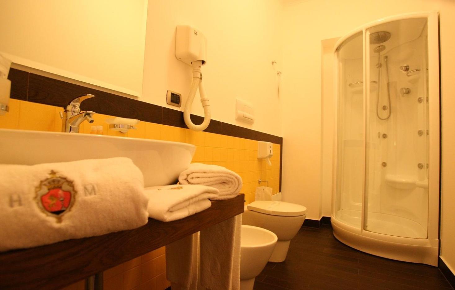 Standard Double or Twin Room,1383104933:JPEG