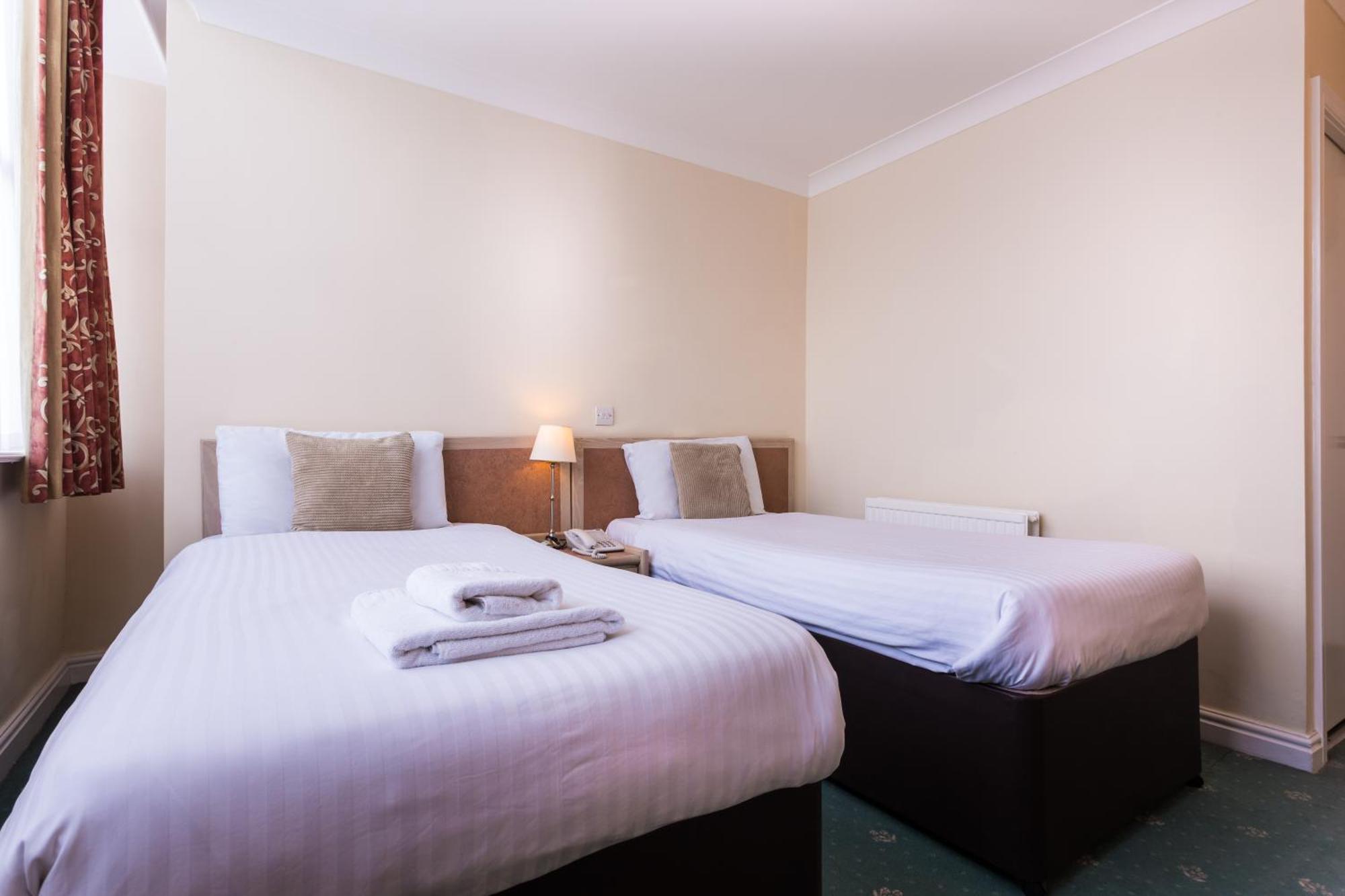 Twin Room,703522732:JPEG