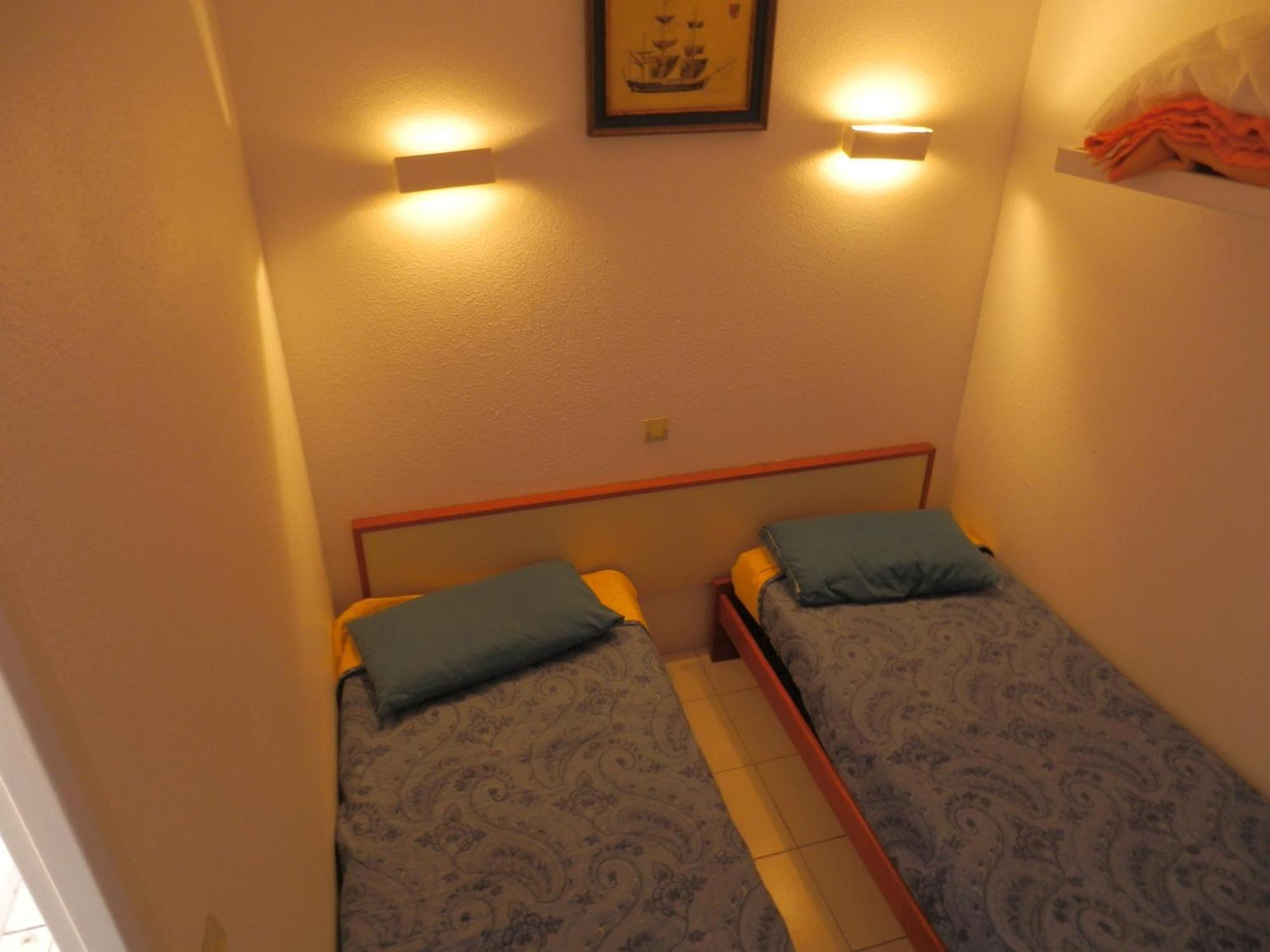 One-Bedroom Apartment,1558556395:JPEG