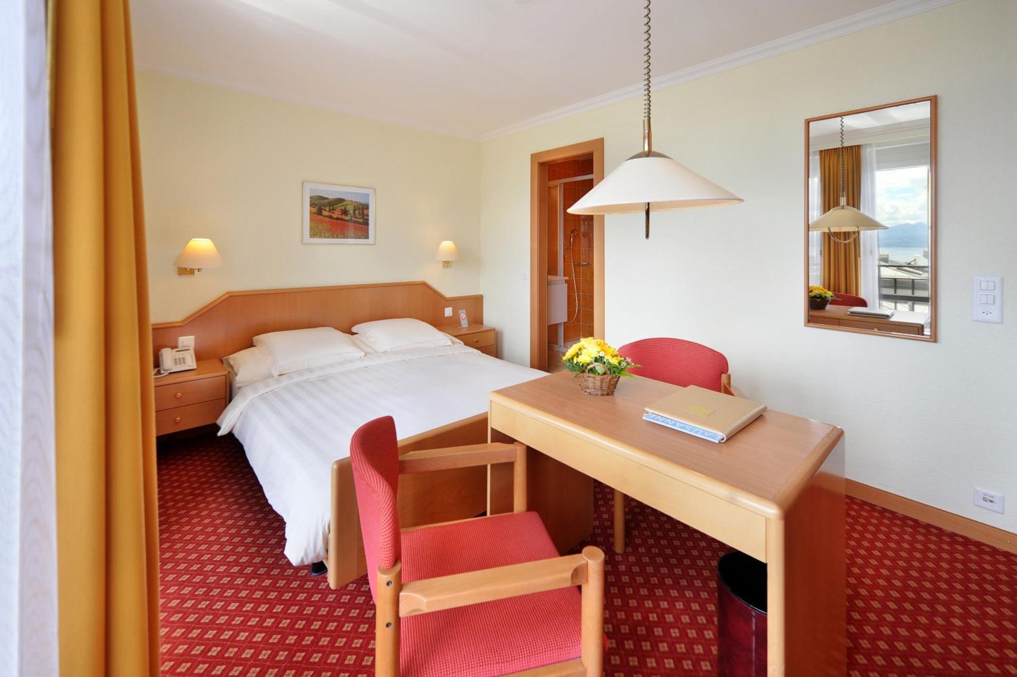 Double Room Lake View