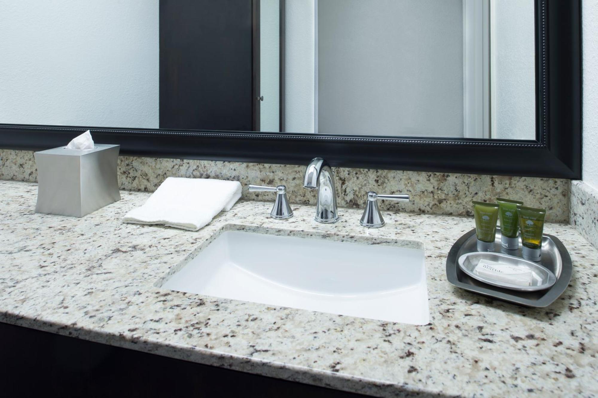 Suite with Spa Bath