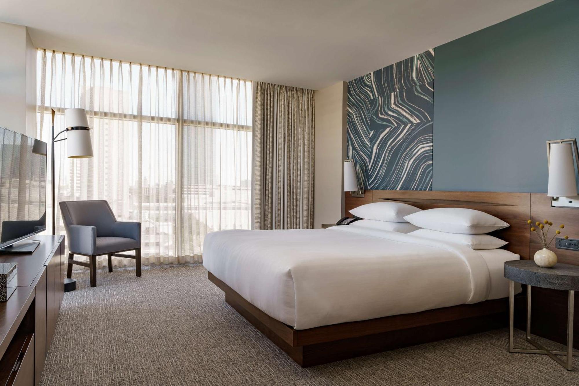 King Suite,704283277:JPEG