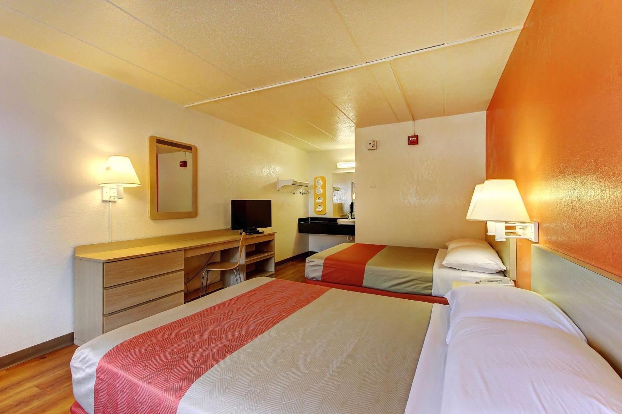 Quadruple Room,704506048:JPEG