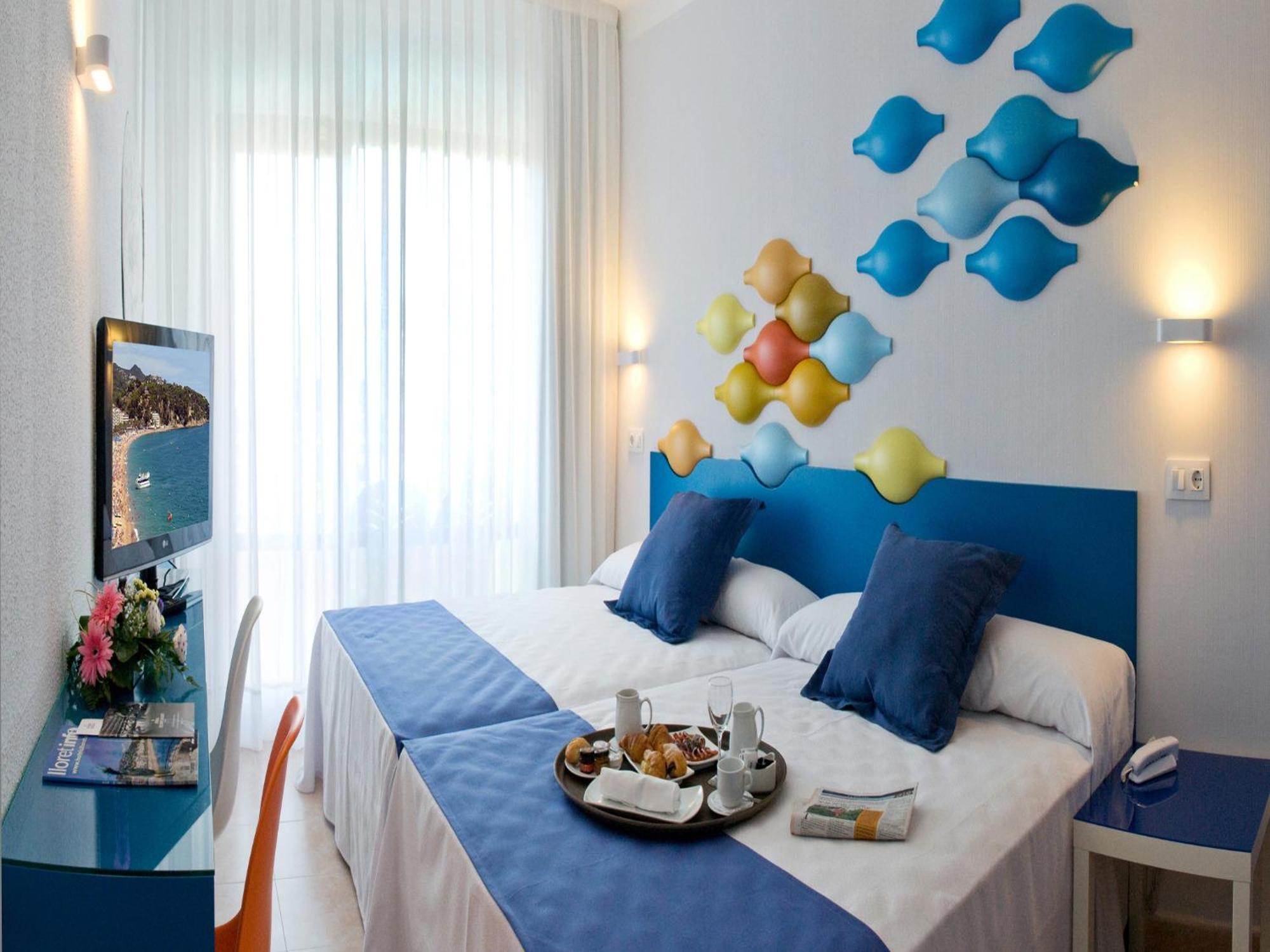 Double or Twin Room,704577283:JPEG