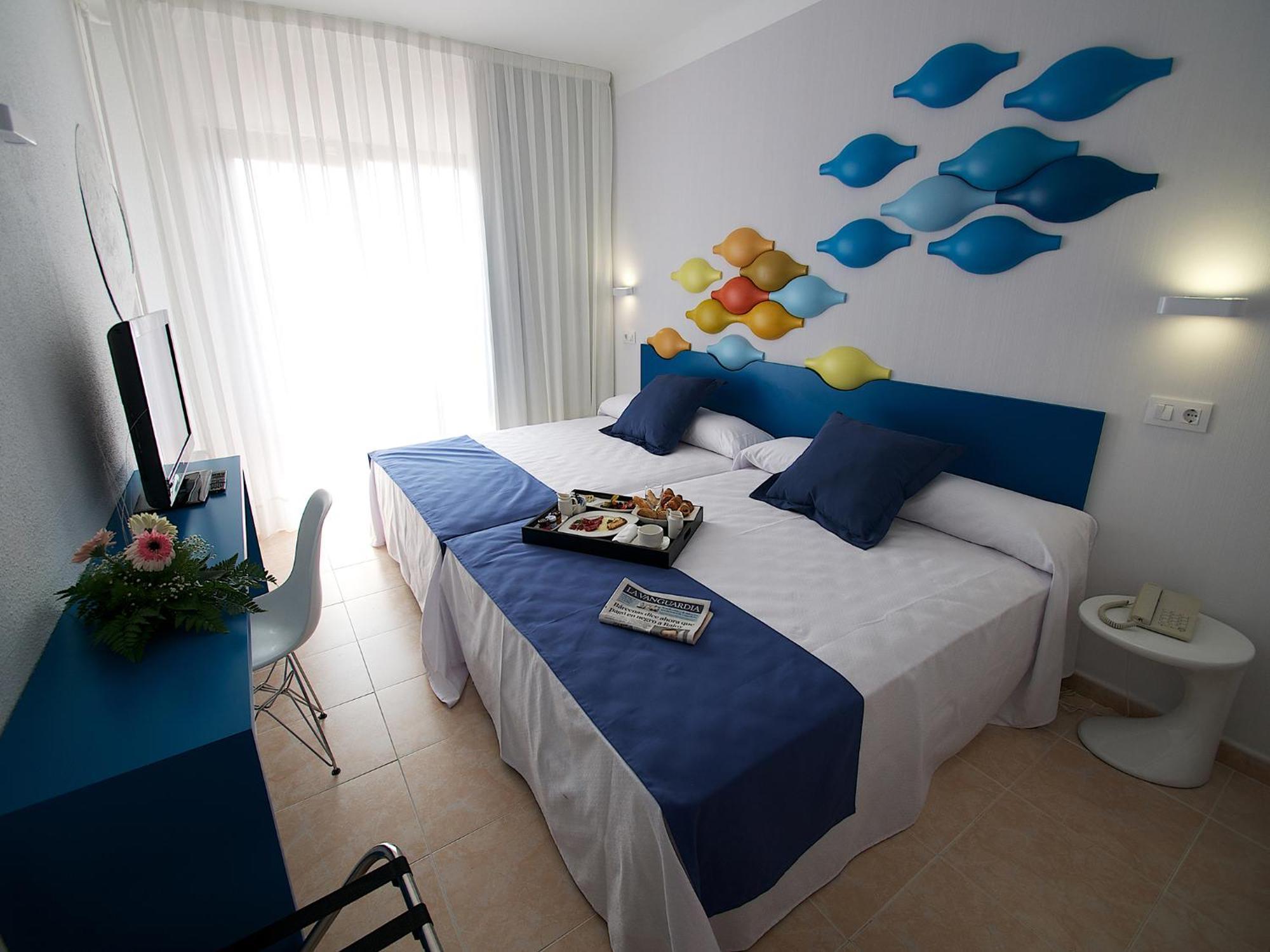 Double or Twin Room,704577283:JPEG