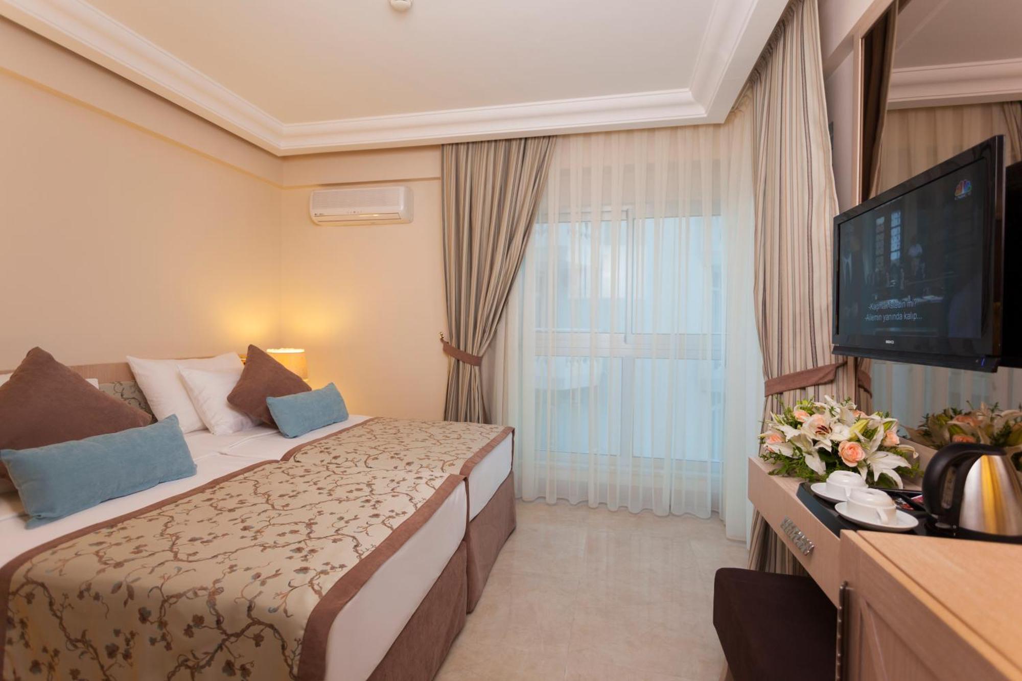 Standard Double or Twin Room,974647354:JPEG