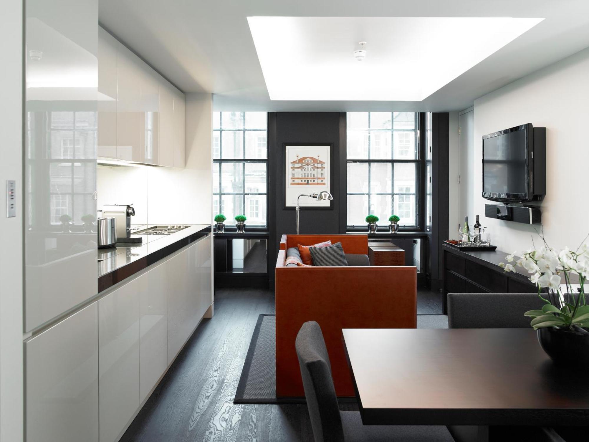 Studio Deluxe Suite