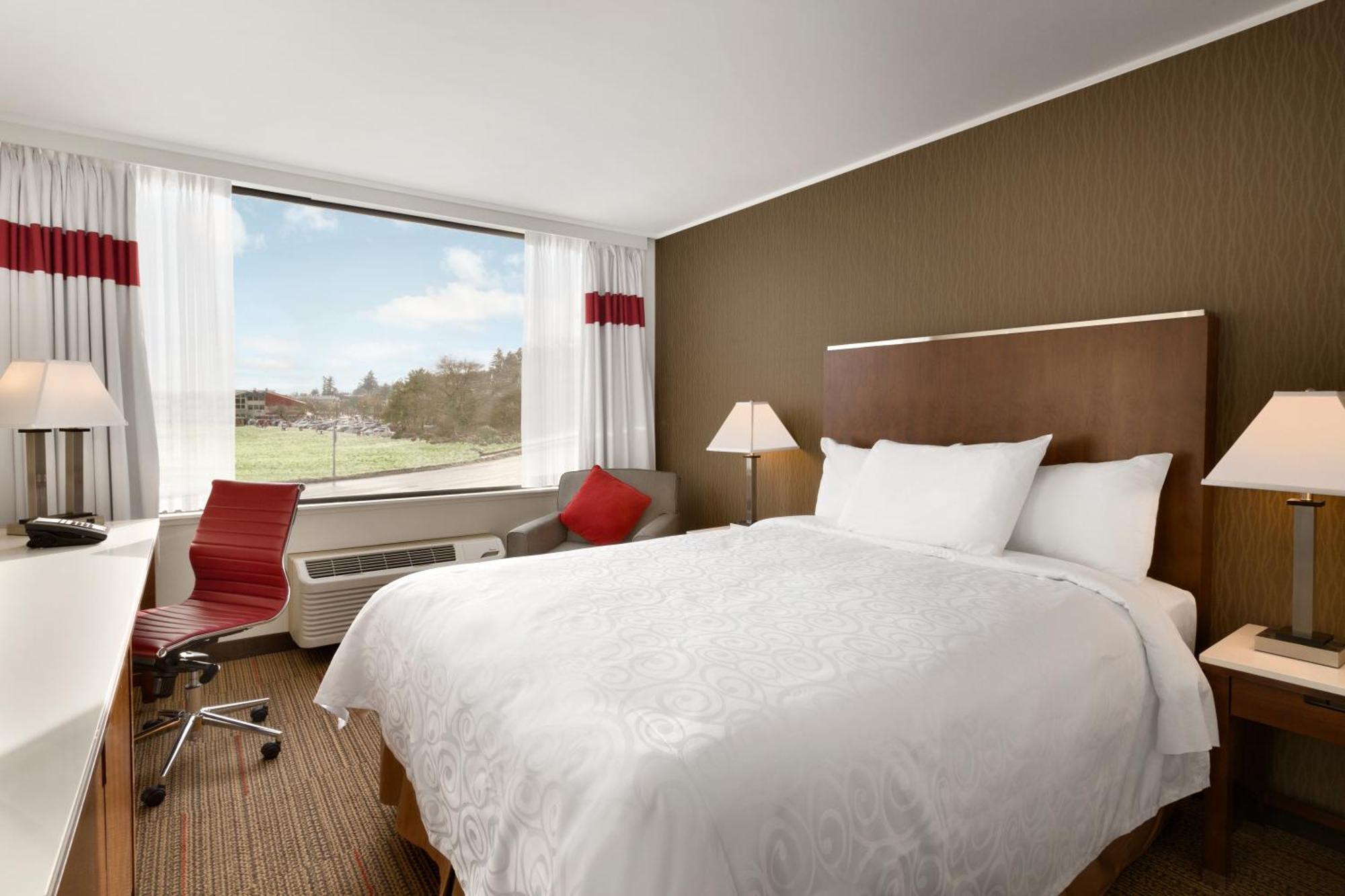 Coast Marine Wing - Queen Room