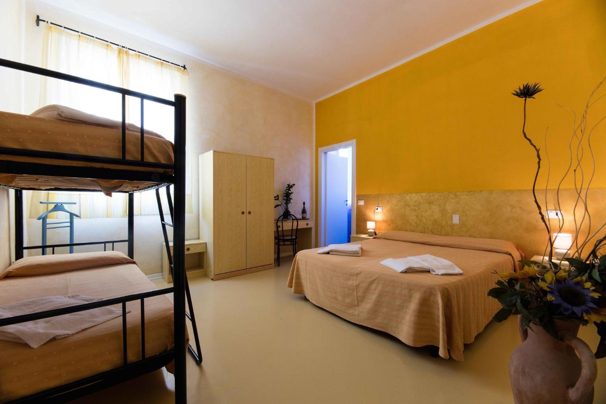 Triple Room,1178990107:JPEG
